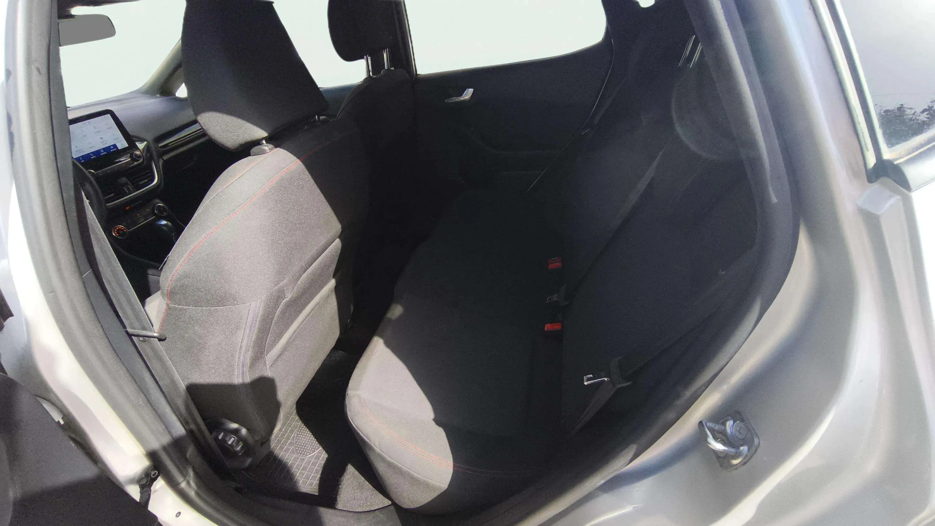 Ford Fiesta 1.0 EcoBoost MHEV ST-Line X - foto 14