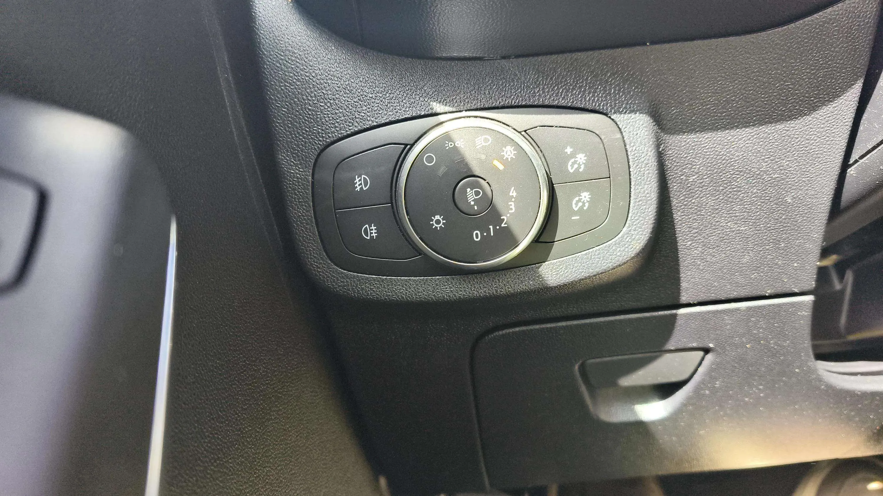 Ford Fiesta 1.0 EcoBoost MHEV ST-Line X - foto 24