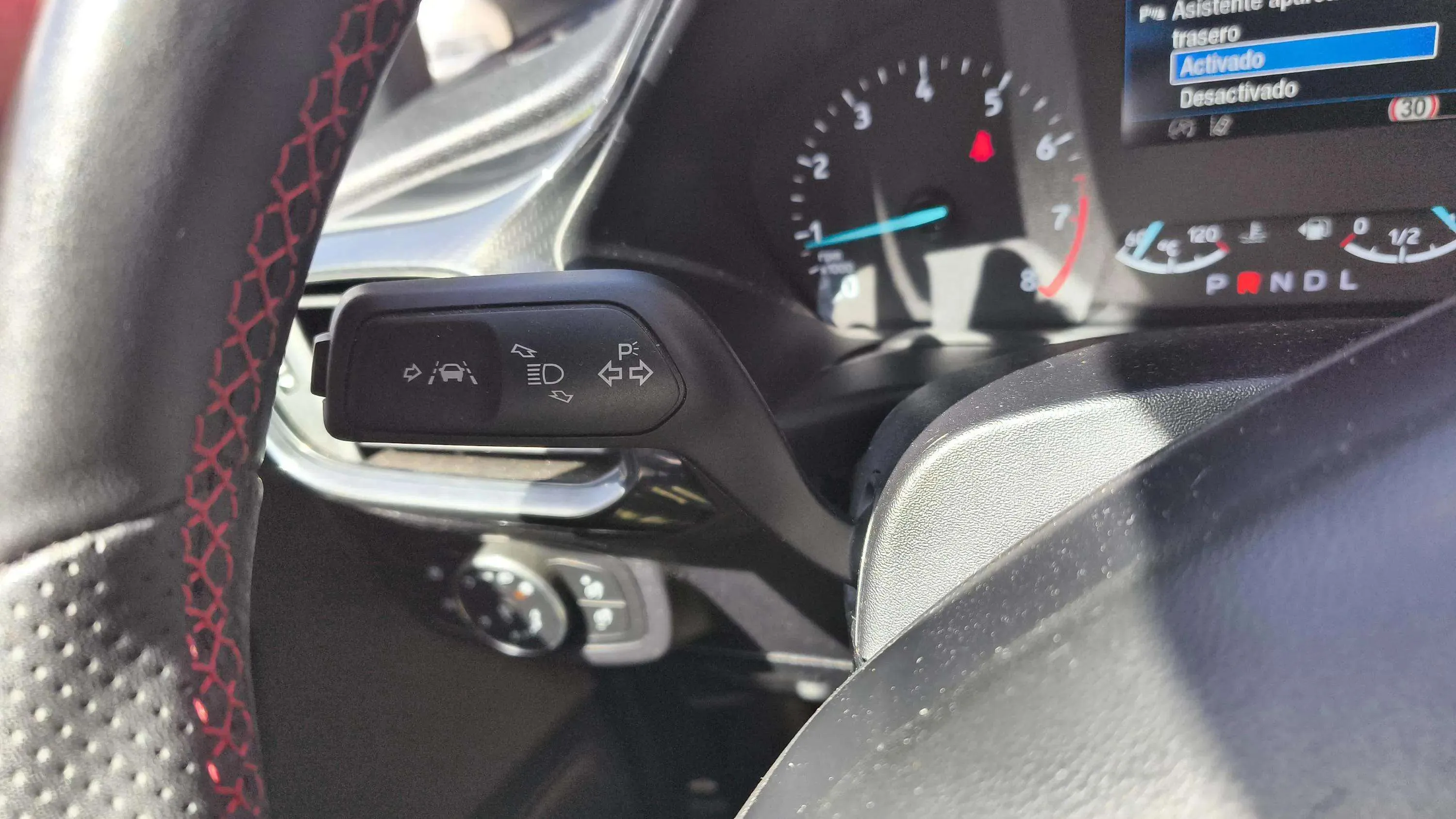Ford Fiesta 1.0 EcoBoost MHEV ST-Line X - foto 22
