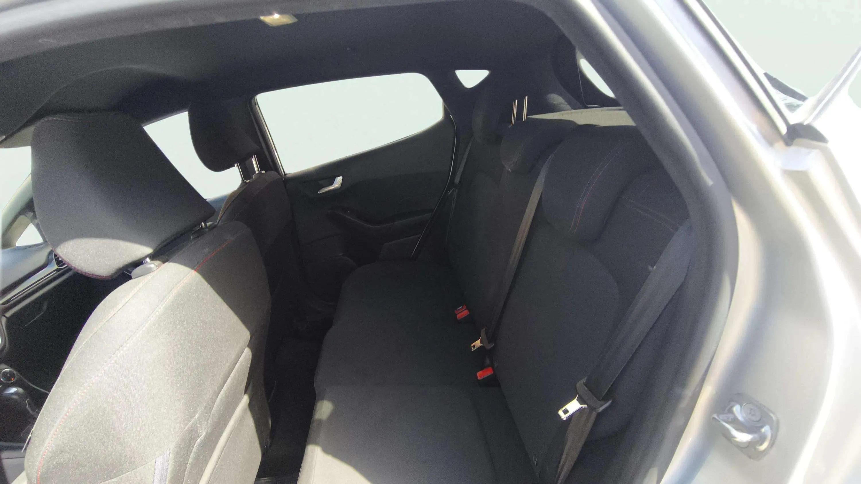 Ford Fiesta 1.0 EcoBoost MHEV ST-Line X - foto 15