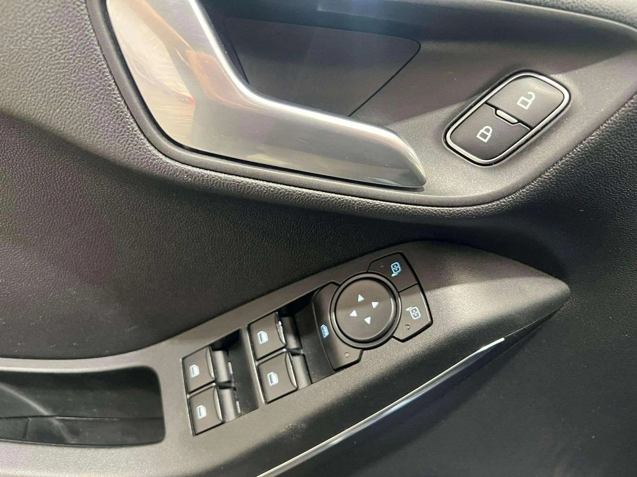 Ford Fiesta 1.0 EcoBoost MHEV ST-Line X - foto 13