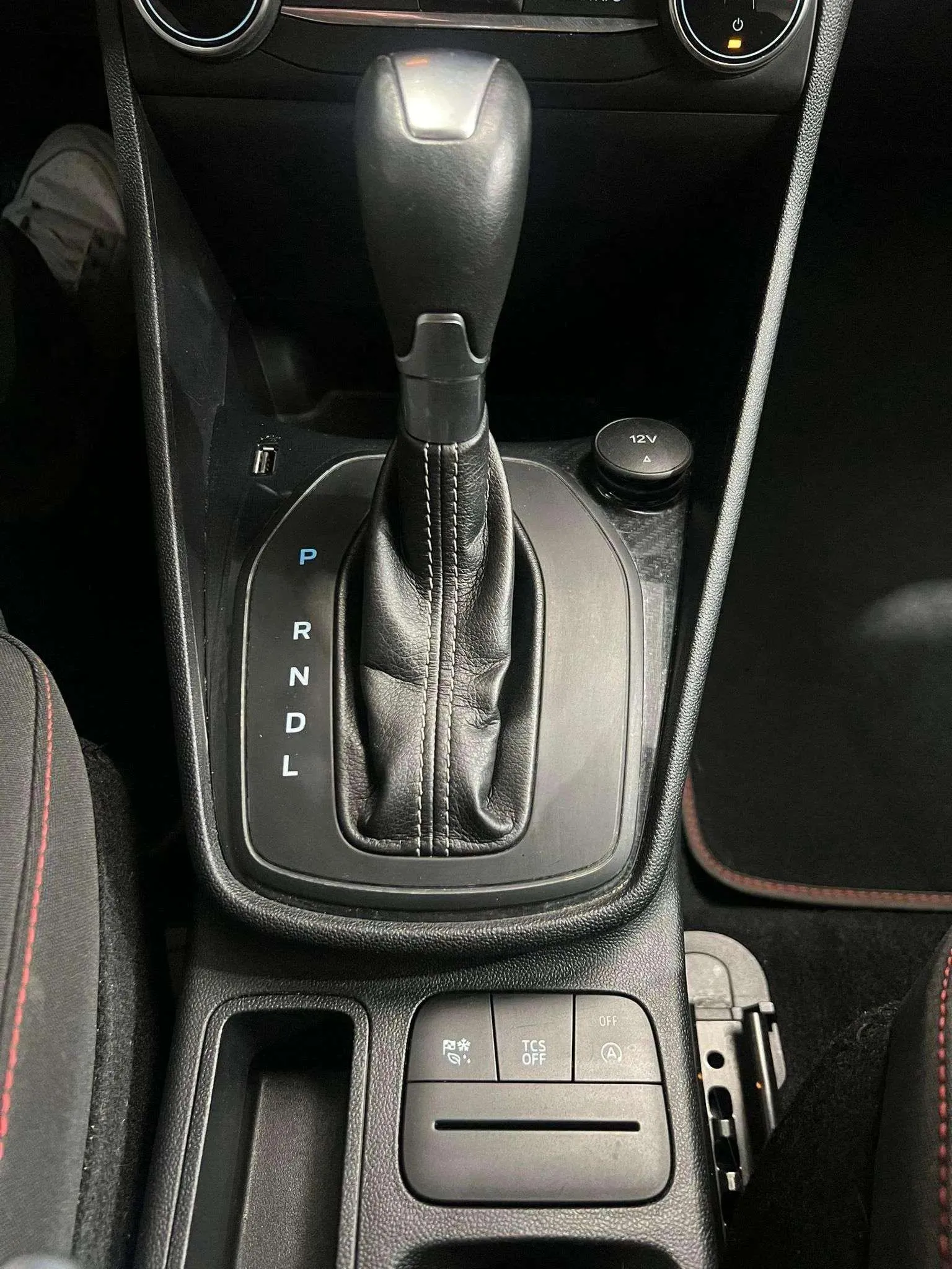 Ford Fiesta 1.0 EcoBoost MHEV ST-Line X - foto 21
