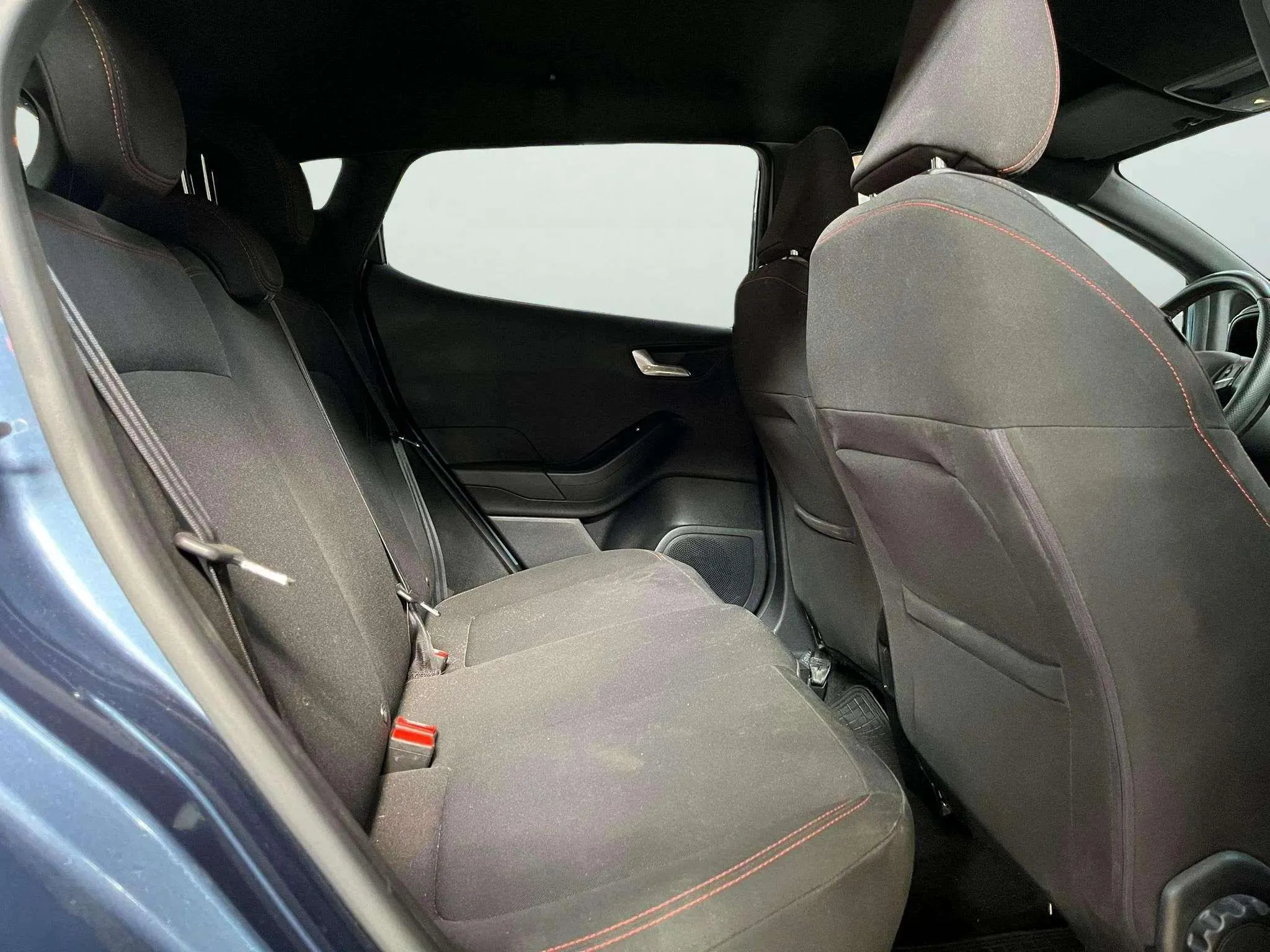 Ford Fiesta 1.0 EcoBoost MHEV ST-Line X - foto 17
