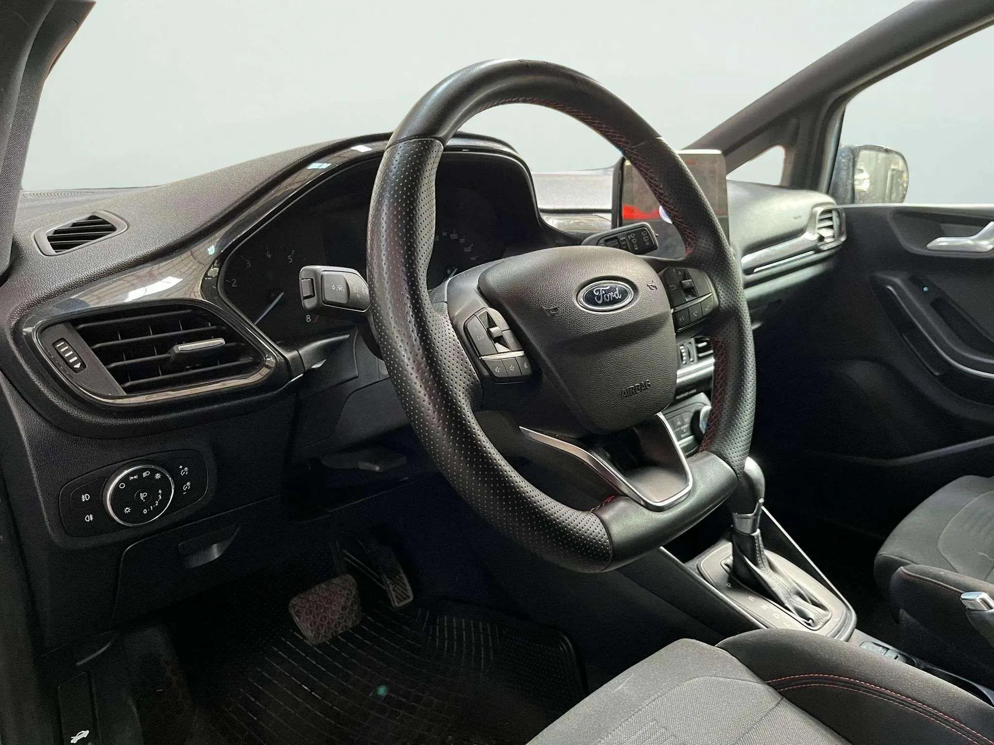 Ford Fiesta 1.0 EcoBoost MHEV ST-Line X - foto 8