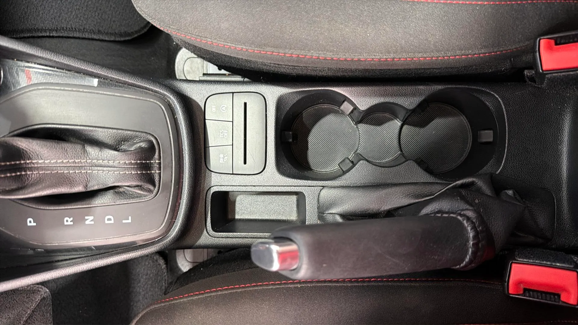 Ford Fiesta 1.0 EcoBoost MHEV ST-Line X - foto 22