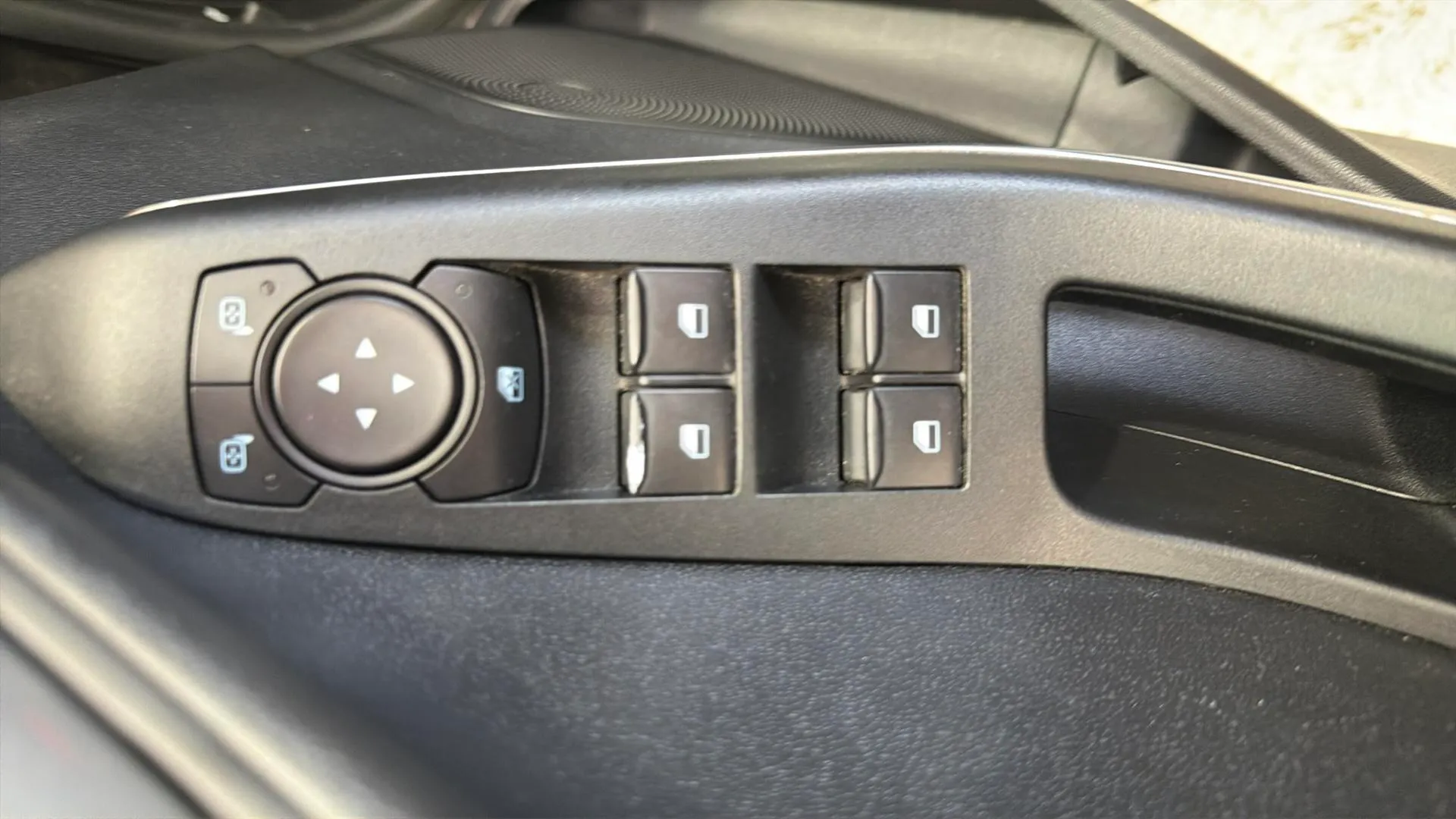 Ford Fiesta 1.0 EcoBoost MHEV ST-Line X - foto 10