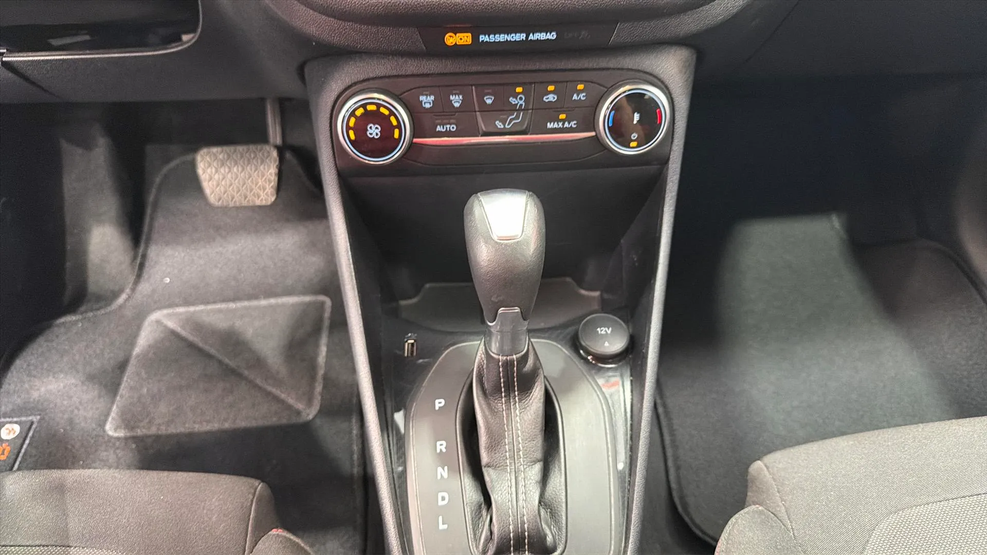 Ford Fiesta 1.0 EcoBoost MHEV ST-Line X - foto 21