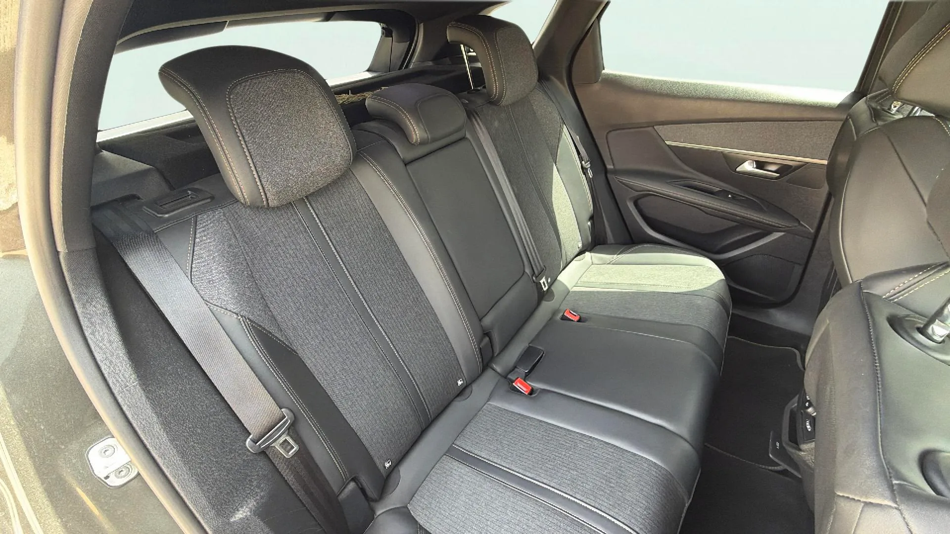 Peugeot 3008 1.5 BlueHDi GT Line EAT8 - foto 10
