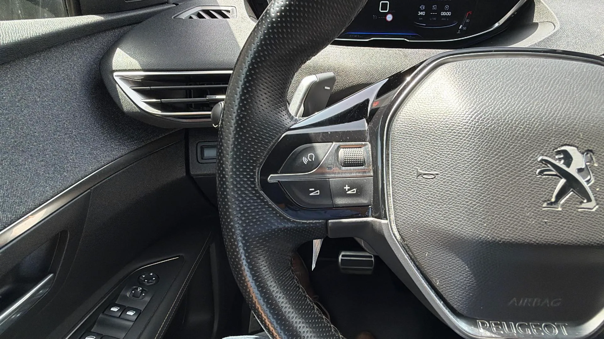 Peugeot 3008 1.5 BlueHDi GT Line EAT8 - foto 17