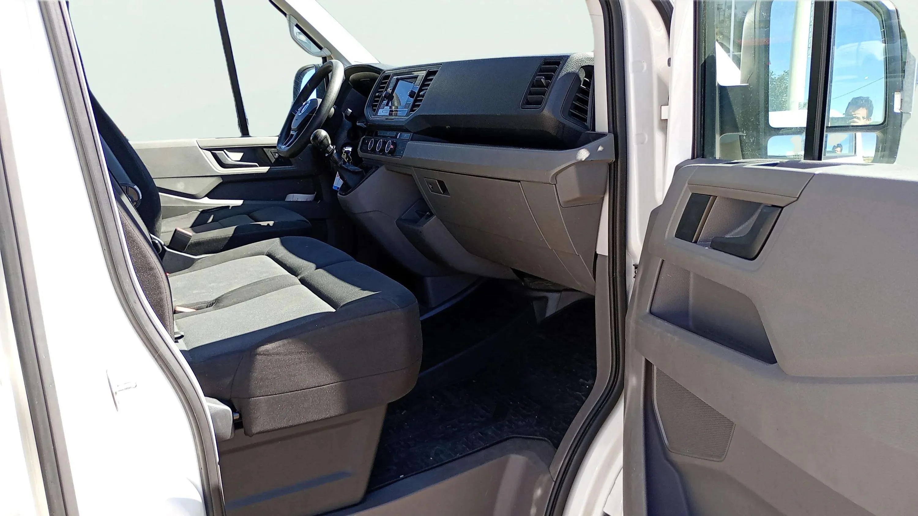 Volkswagen Crafter 30 Furgón BM TA L3H3 2.0TDI - foto 11