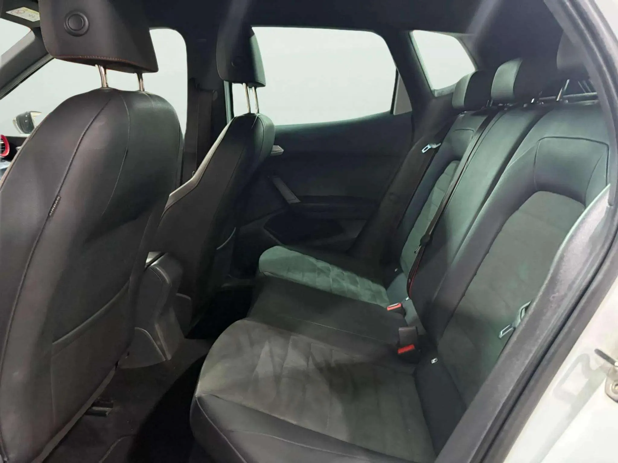 SEAT Arona 1.0 TSI DSG FR Limited Ed - foto 17