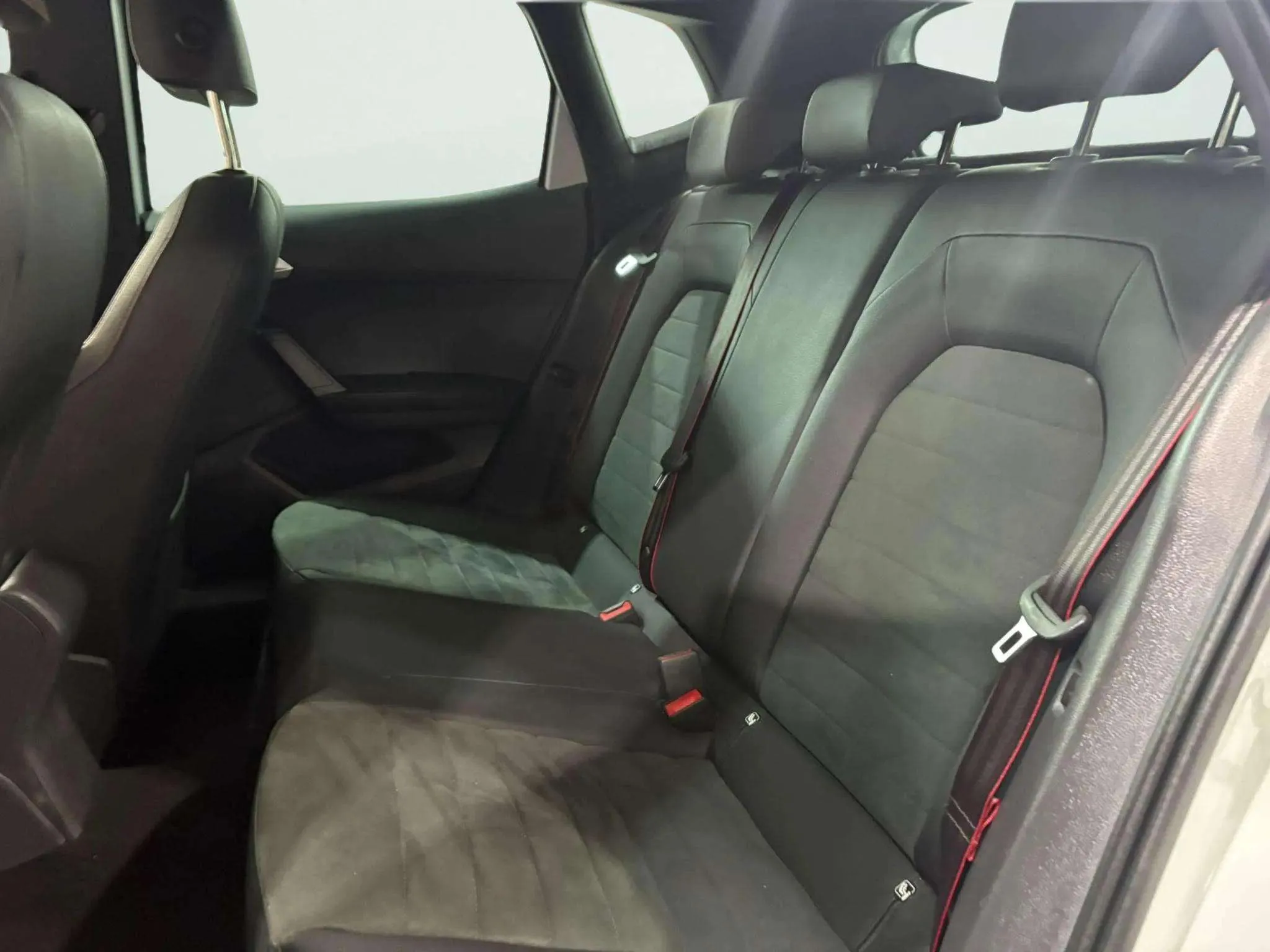 SEAT Arona 1.0 TSI DSG FR Limited Ed - foto 18