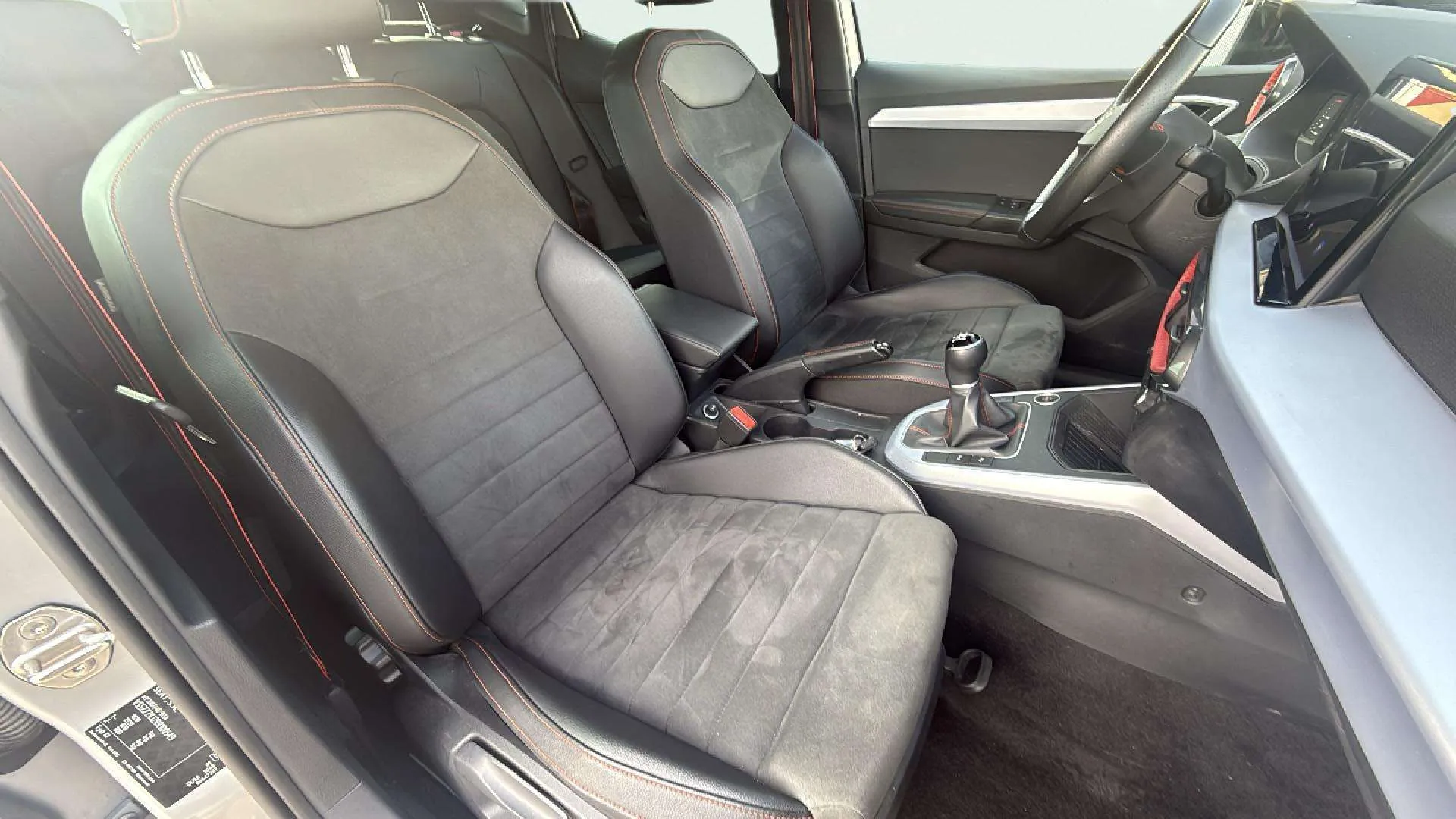 SEAT Arona 1.0 TSI DSG FR Limited Ed - foto 21