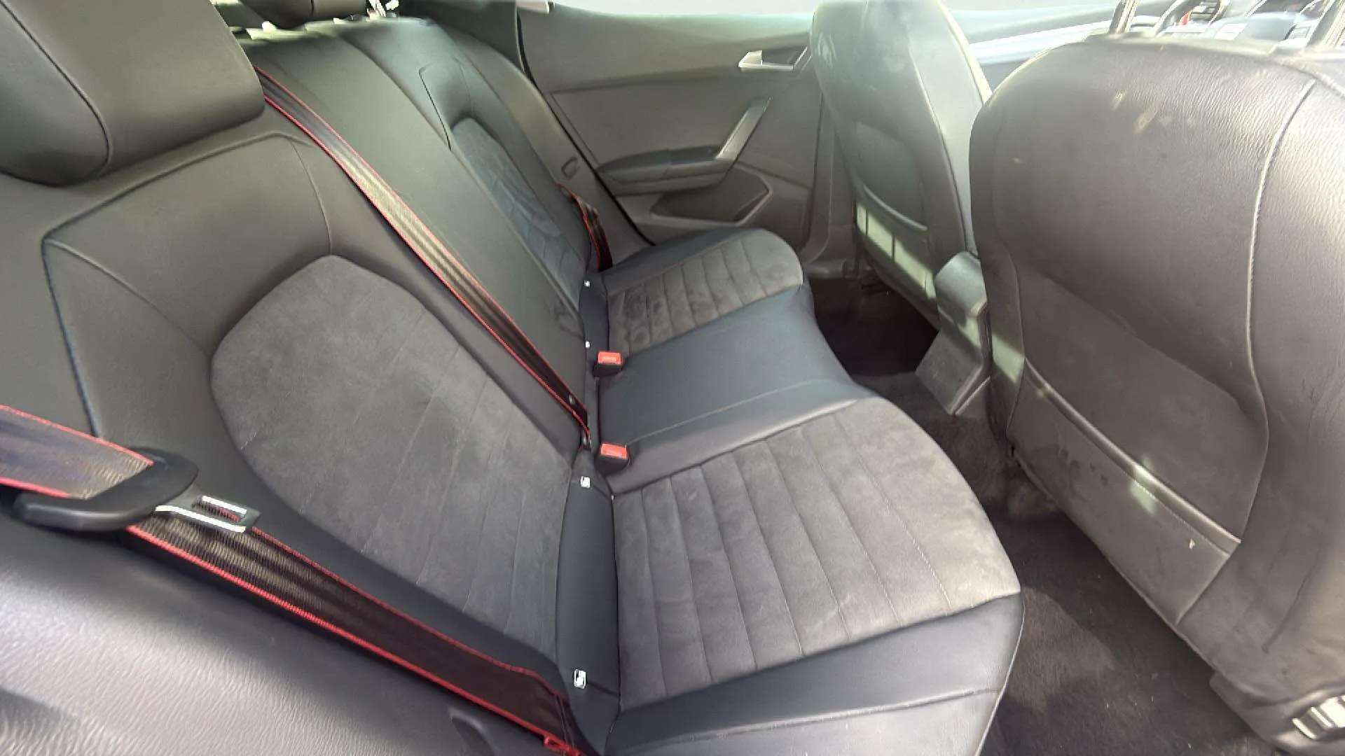 SEAT Arona 1.0 TSI DSG FR Limited Ed - foto 22
