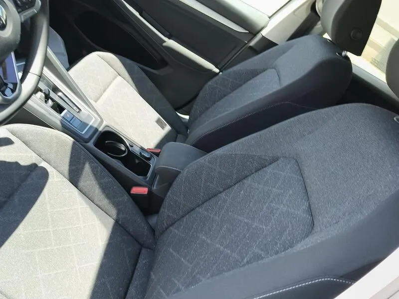Volkswagen Golf 1.0 eTSI Life - foto 32