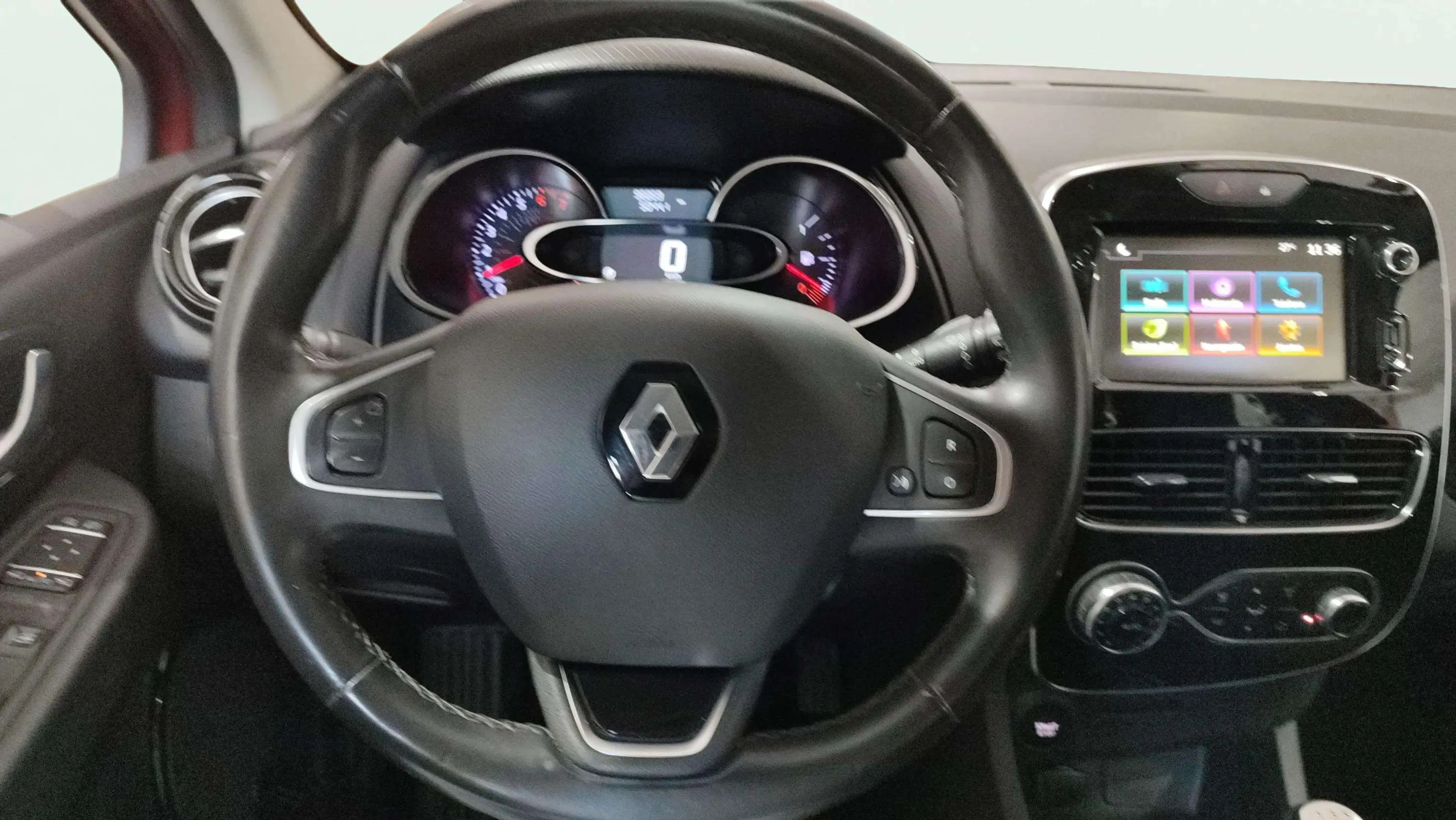 Renault Clio Limited TCe -18 - foto 7