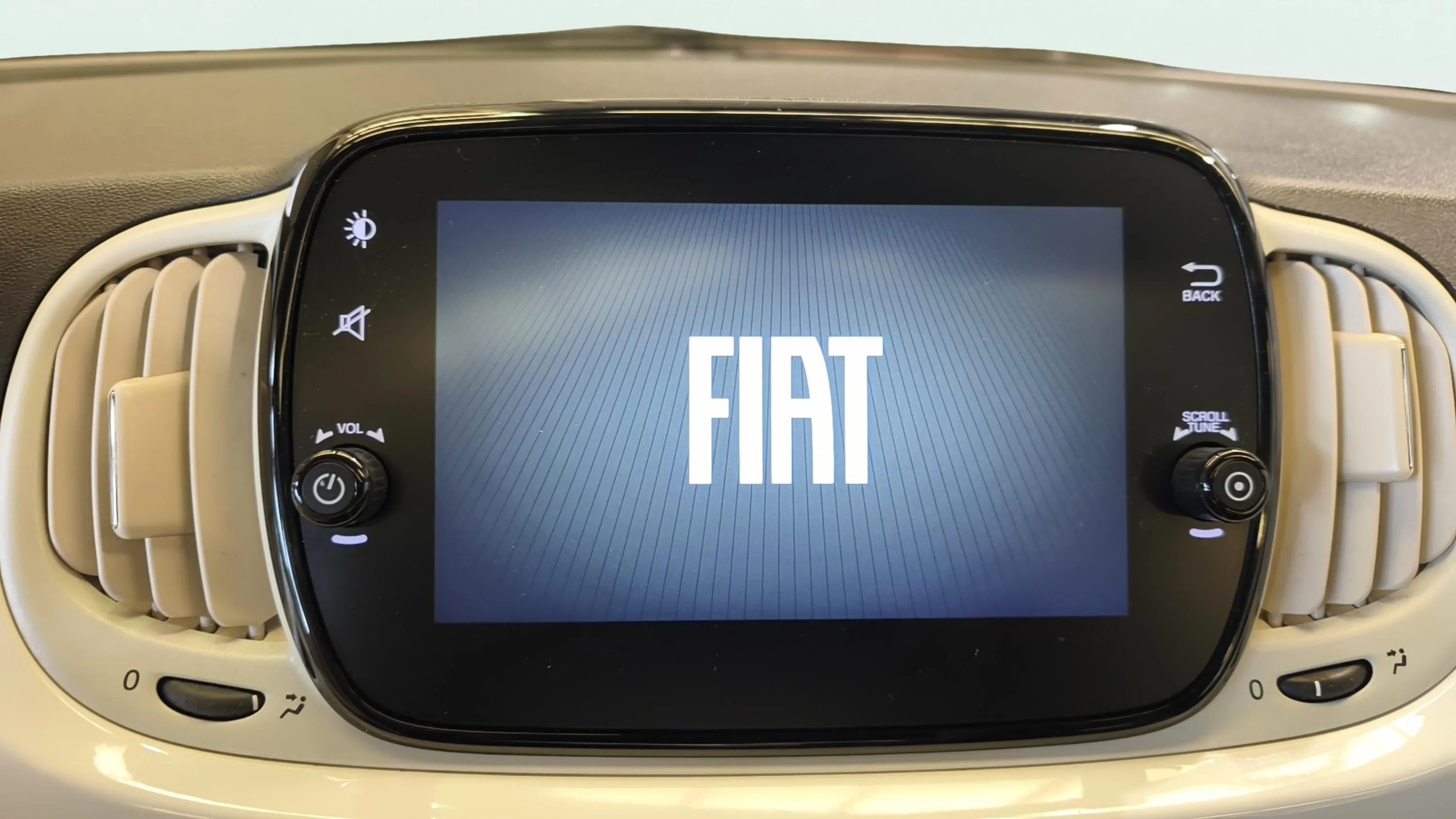 Fiat 500 Dolcevita 1.0 Hybrid - foto 24