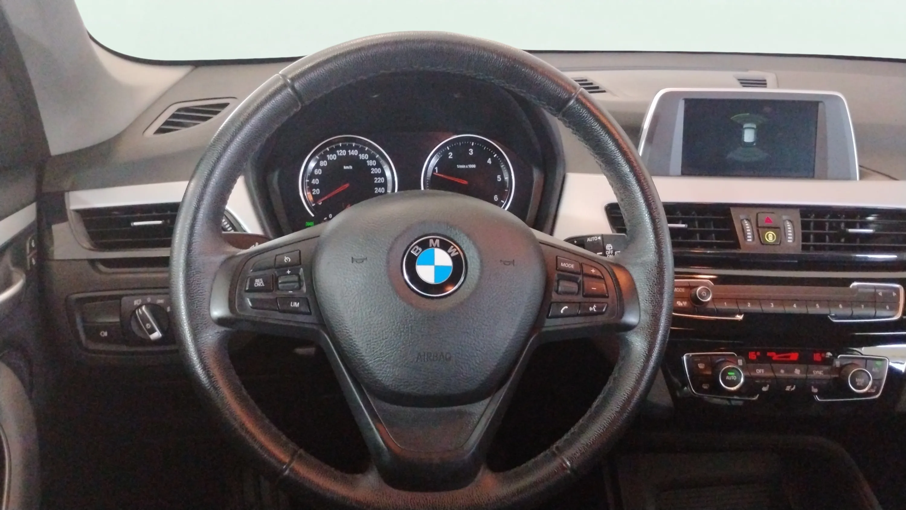 BMW X1 sDrive18d - foto 11