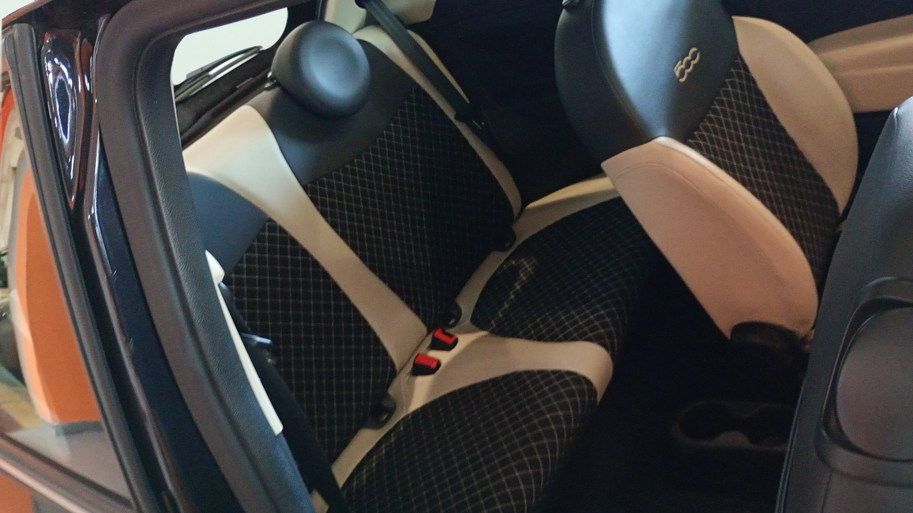 Fiat 500 Dolcevita 1.0 Hybrid - foto 12