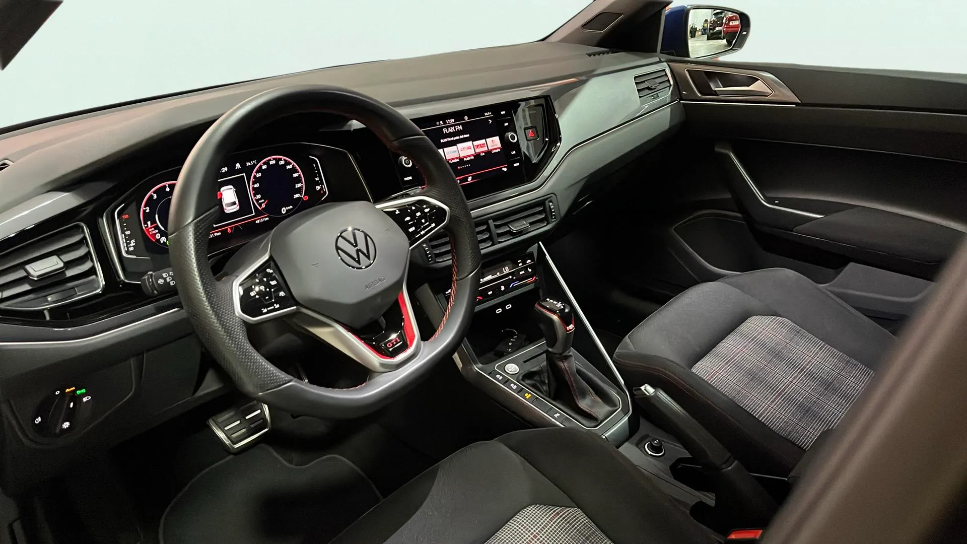 Volkswagen Polo GTI 2.0 TSI DSG - foto 9
