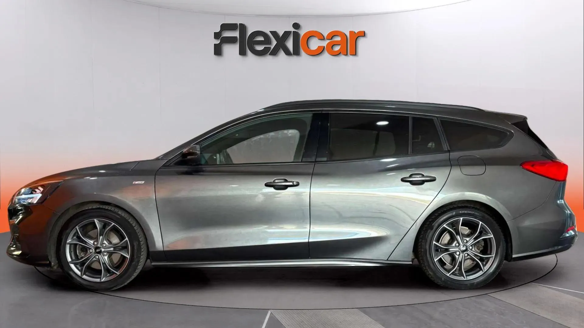 Ford Focus 1.0 EcoBoost ST-Line SB - foto 6
