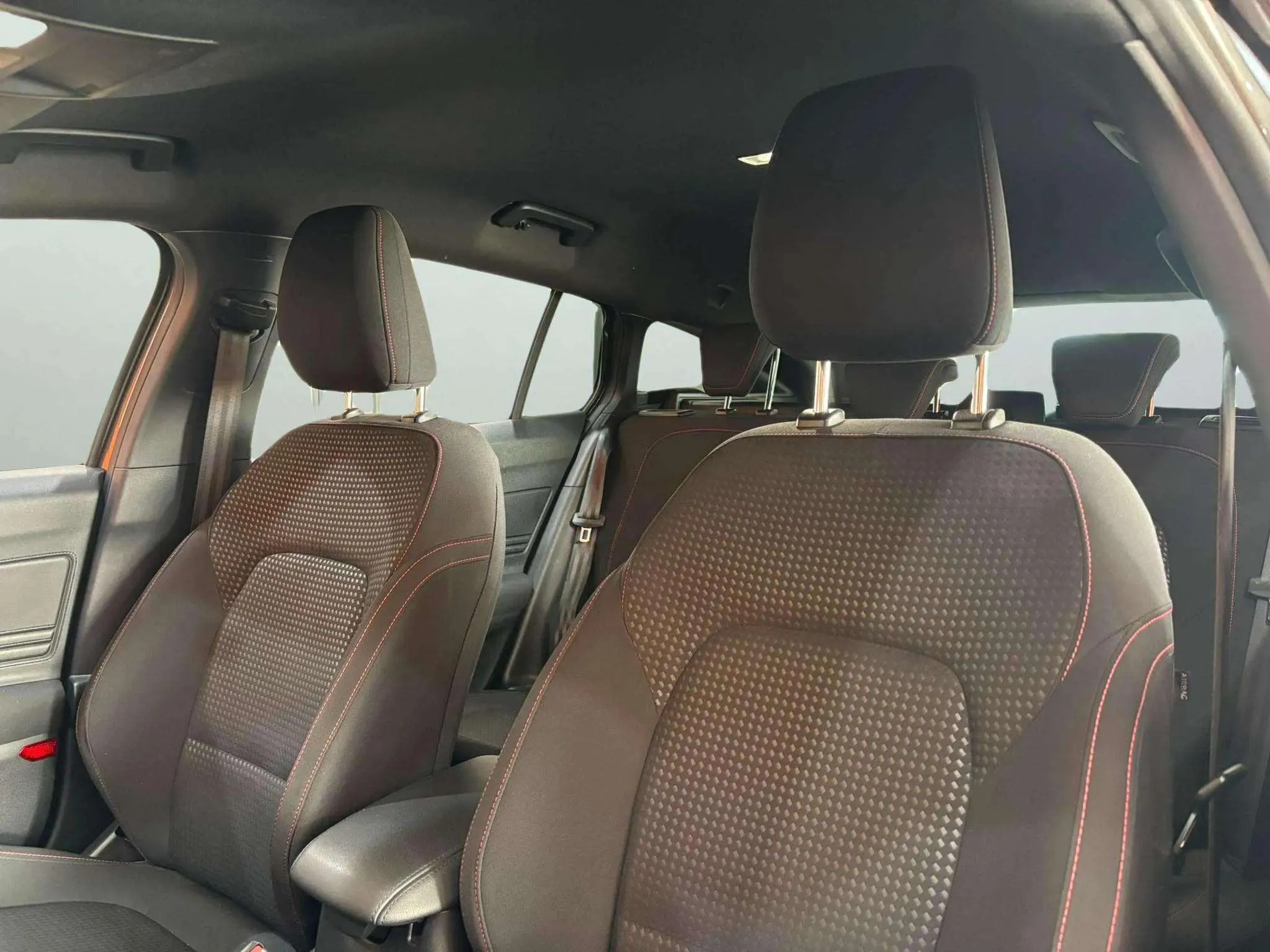 Ford Focus 1.0 EcoBoost ST-Line SB - foto 8