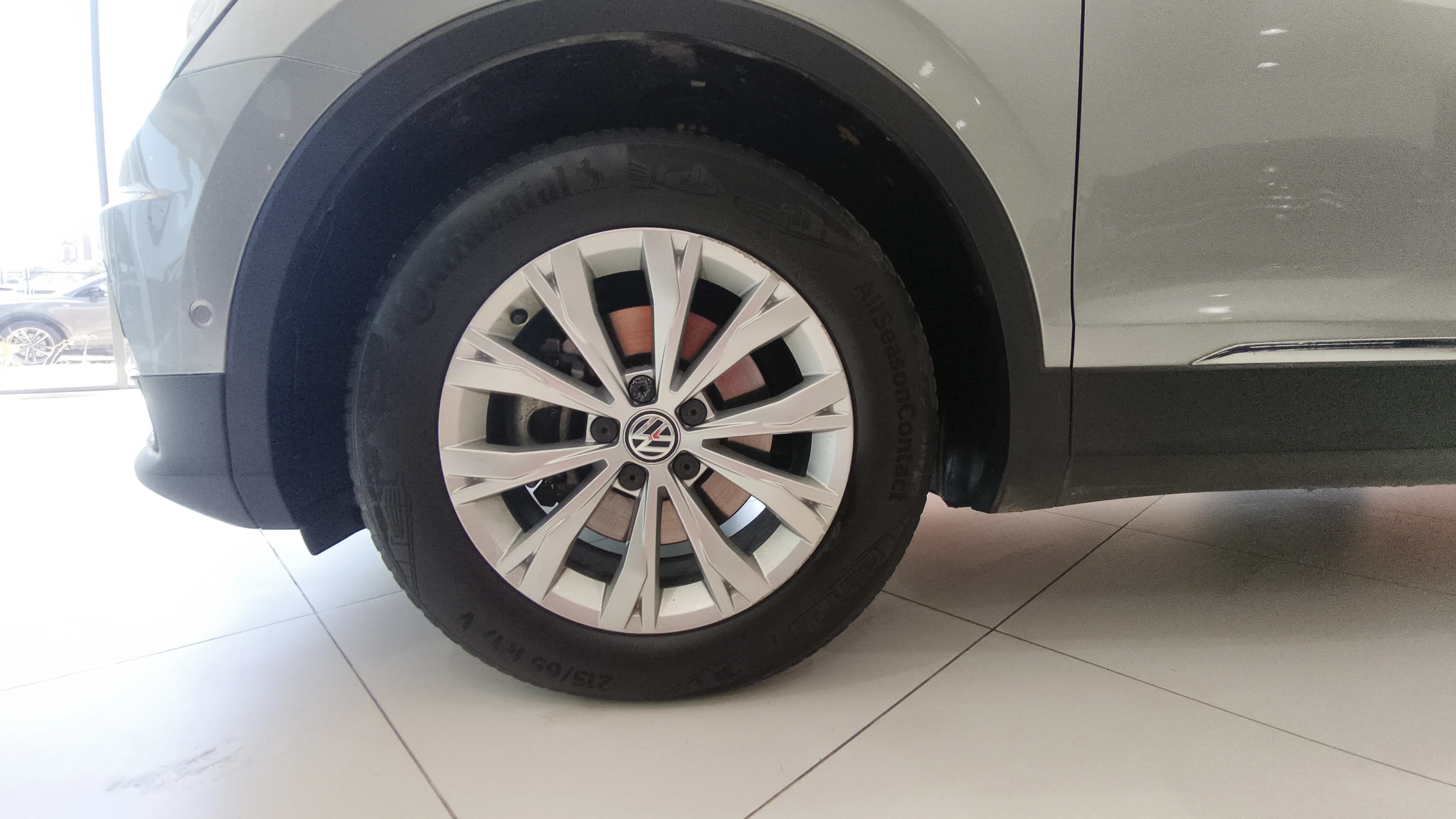 Volkswagen Tiguan Advance 2.0 TDI DSG - foto 6