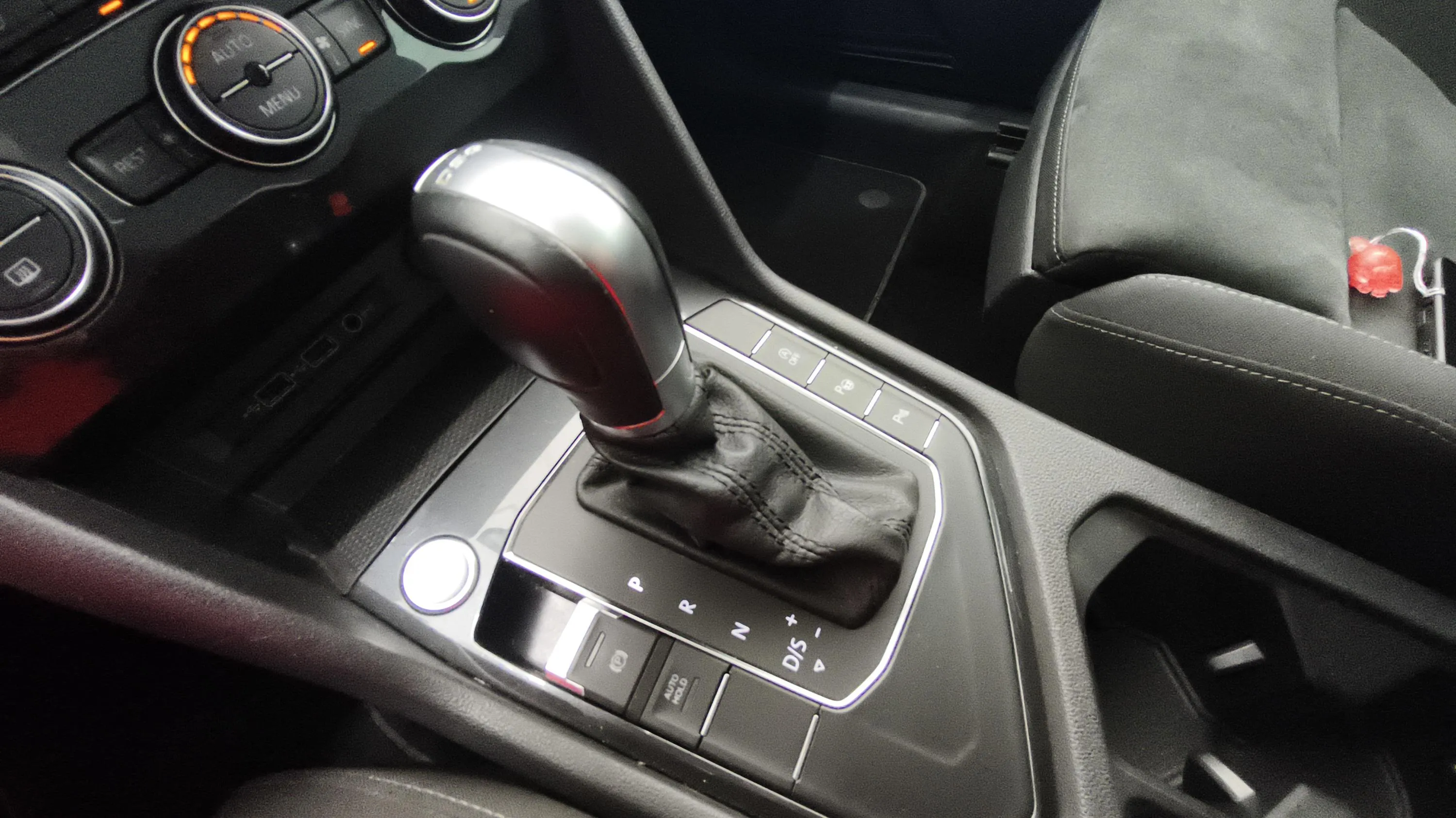 Volkswagen Tiguan Advance 2.0 TDI DSG - foto 15