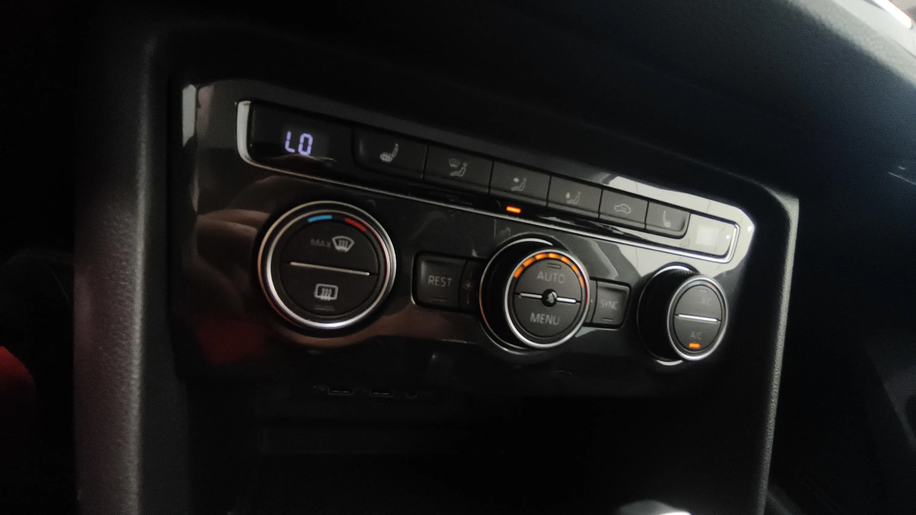 Volkswagen Tiguan Advance 2.0 TDI DSG - foto 16