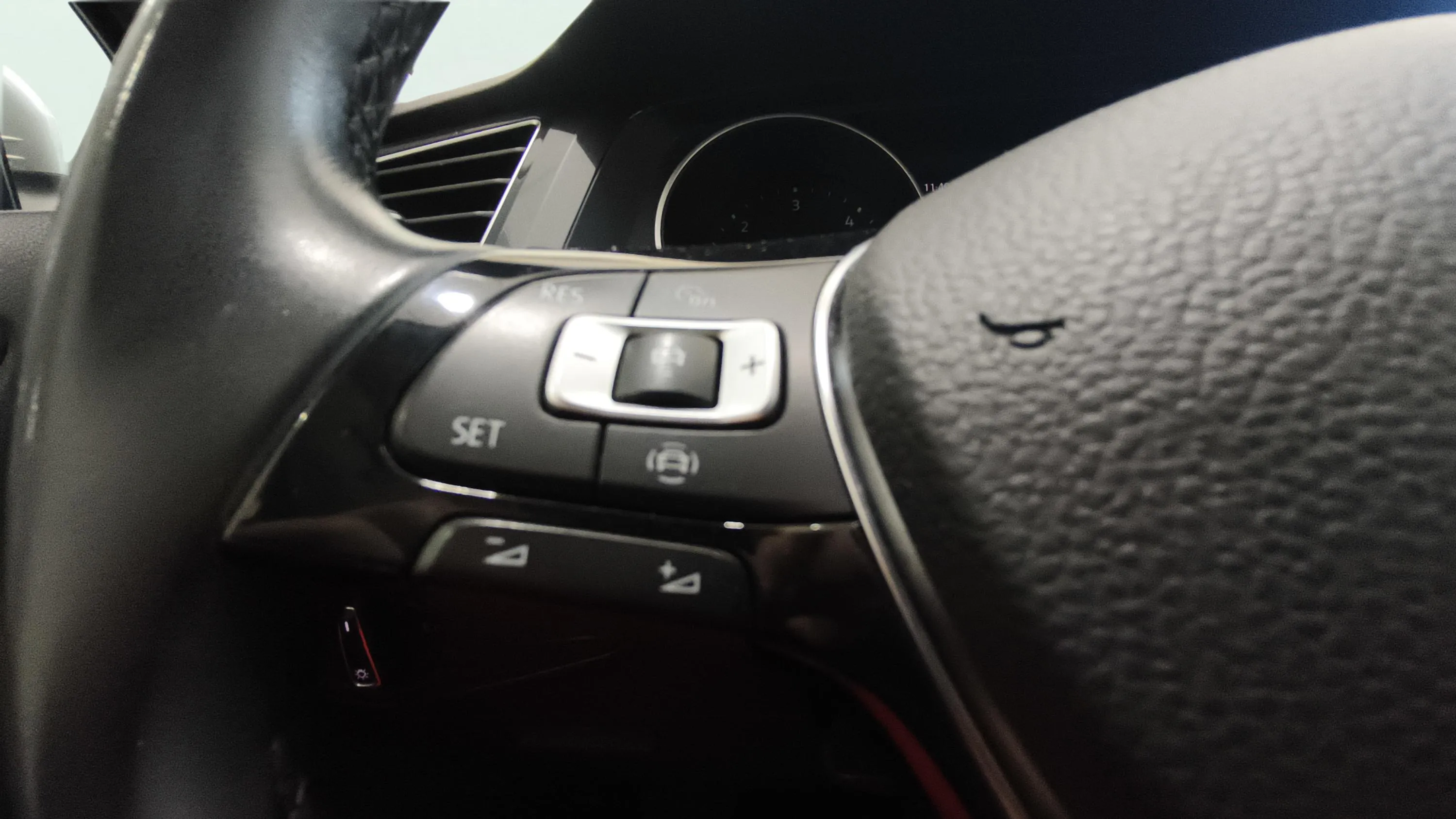 Volkswagen Tiguan Advance 2.0 TDI DSG - foto 17