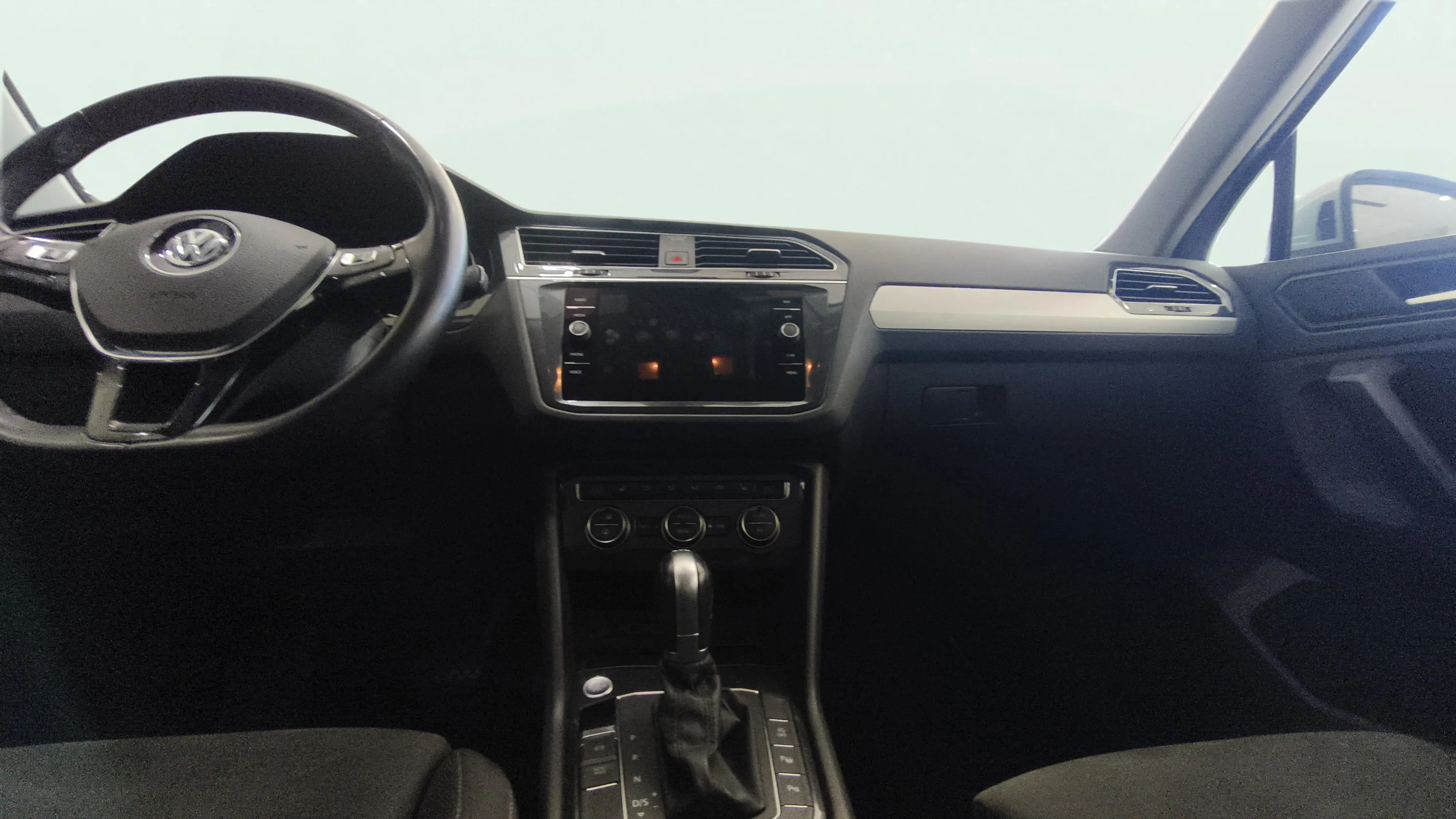 Volkswagen Tiguan Advance 2.0 TDI DSG - foto 12