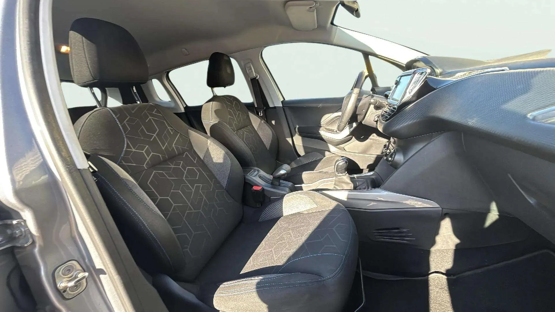 Peugeot 2008 Style 1.2L PureTech - foto 13