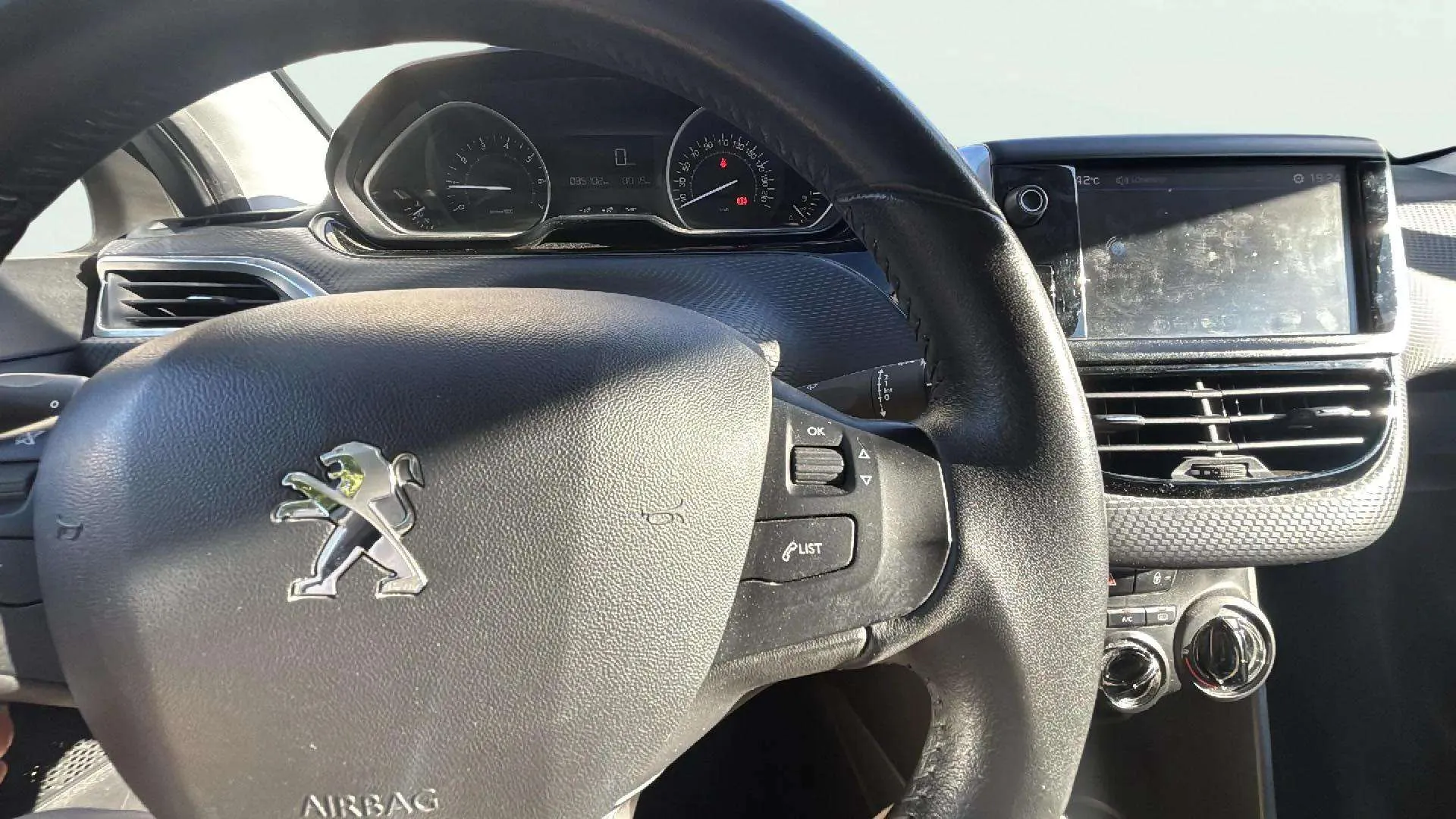 Peugeot 2008 Style 1.2L PureTech - foto 16