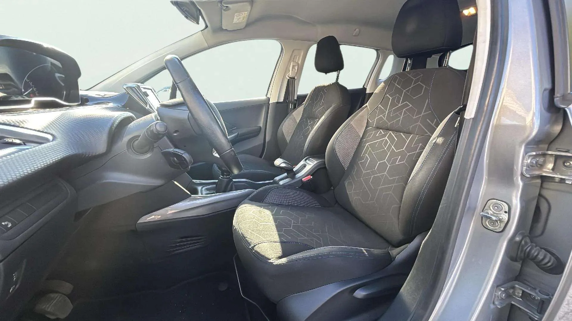 Peugeot 2008 Style 1.2L PureTech - foto 12