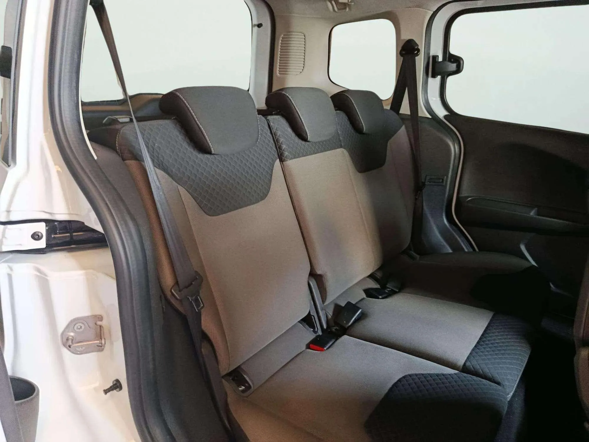 Ford Tourneo Courier 1.0 EcoBoost Ambiente - foto 13