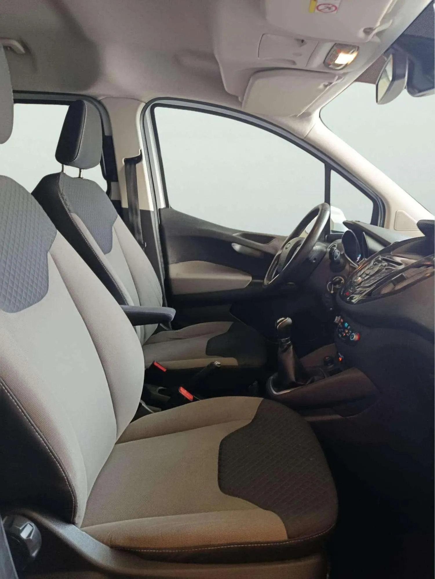 Ford Tourneo Courier 1.0 EcoBoost Ambiente - foto 10