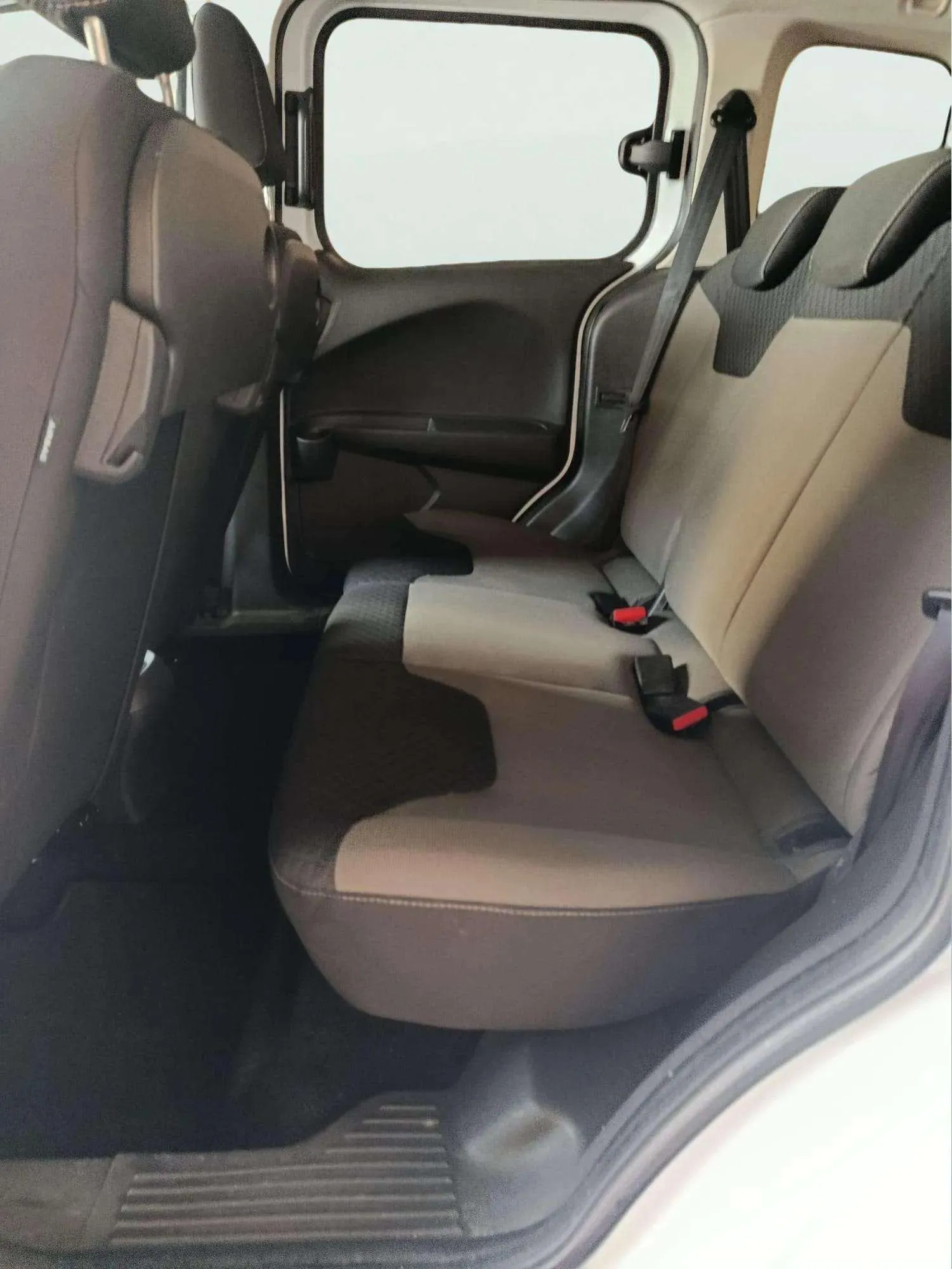 Ford Tourneo Courier 1.0 EcoBoost Ambiente - foto 12