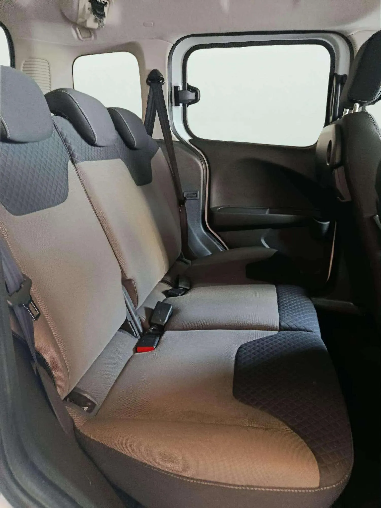 Ford Tourneo Courier 1.0 EcoBoost Ambiente - foto 14