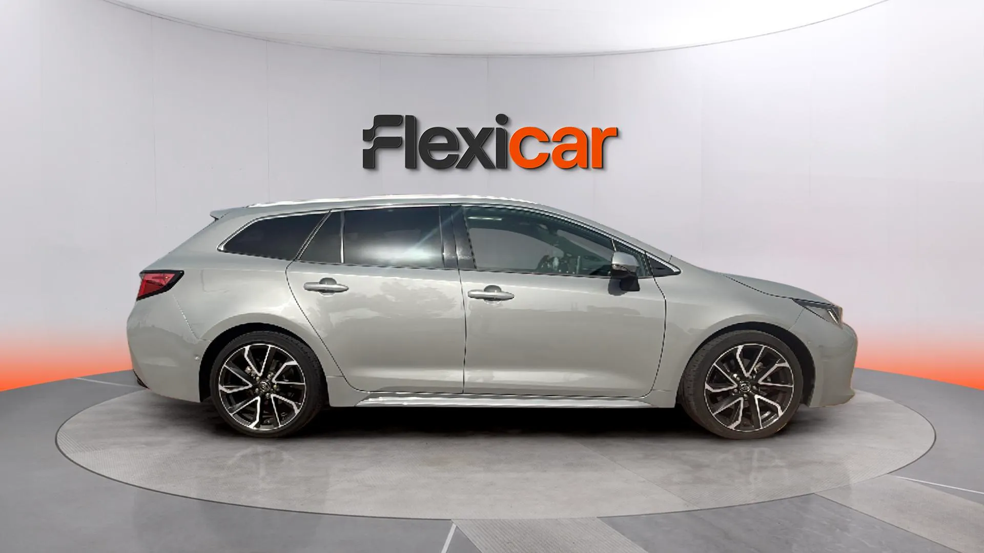 Toyota Corolla 2.0 180H Advance E-CVT Touring Sport - foto 8