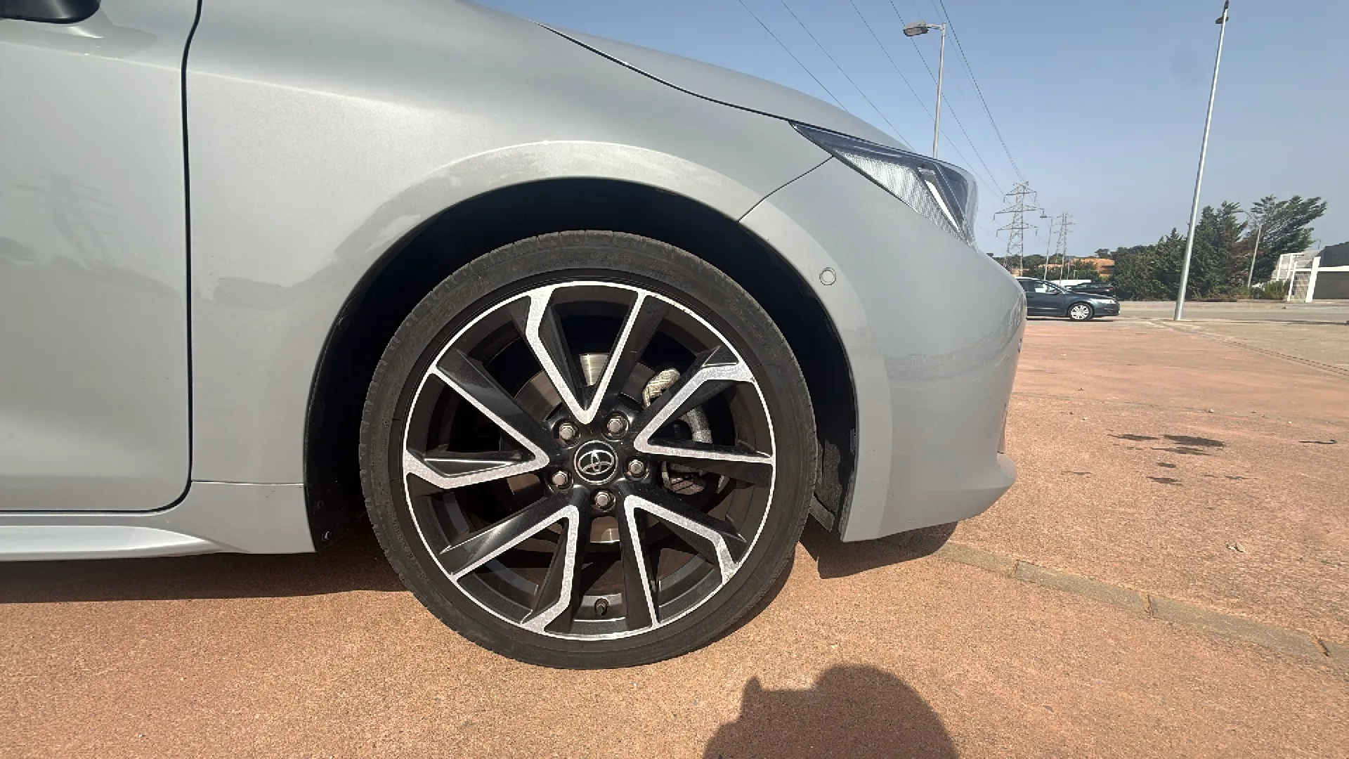 Toyota Corolla 2.0 180H Advance E-CVT Touring Sport - foto 17