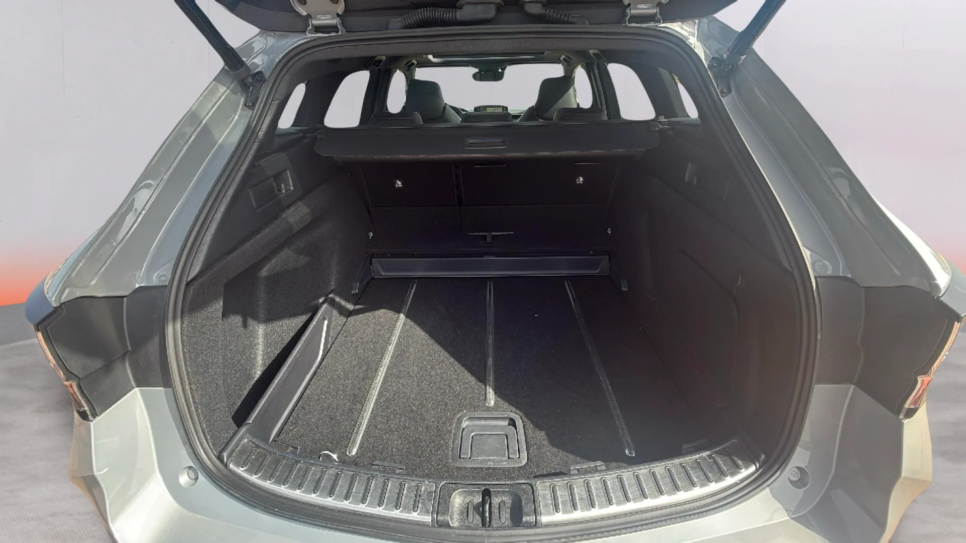 Toyota Corolla 2.0 180H Advance E-CVT Touring Sport - foto 16
