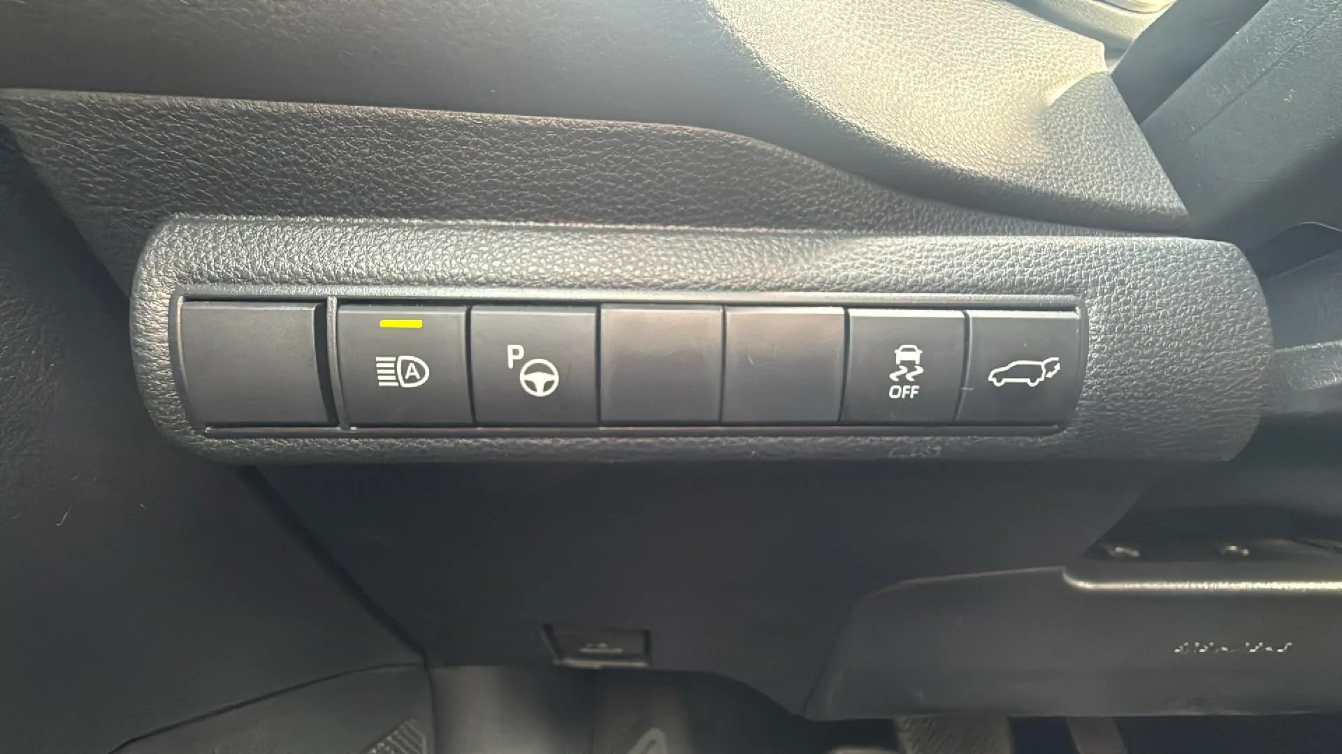 Toyota Corolla 2.0 180H Advance E-CVT Touring Sport - foto 21