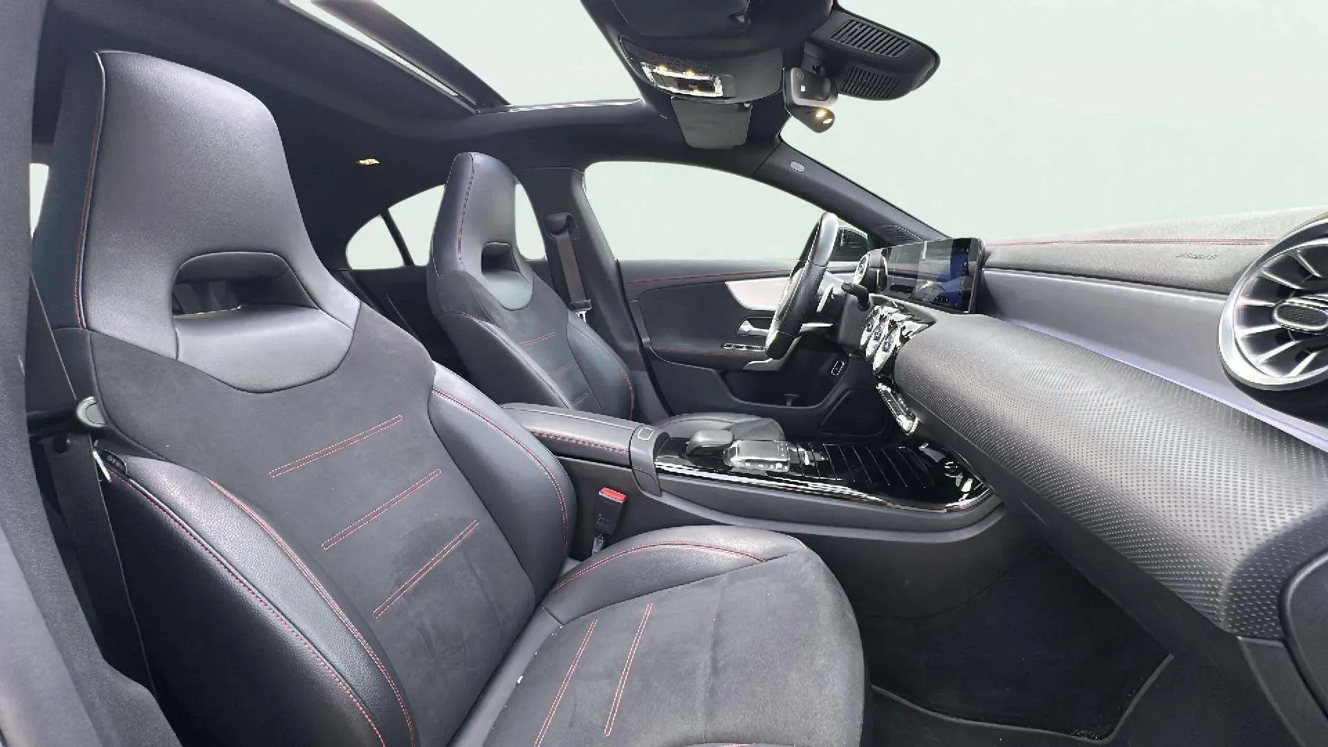 Mercedes-Benz CLA 200 - foto 18
