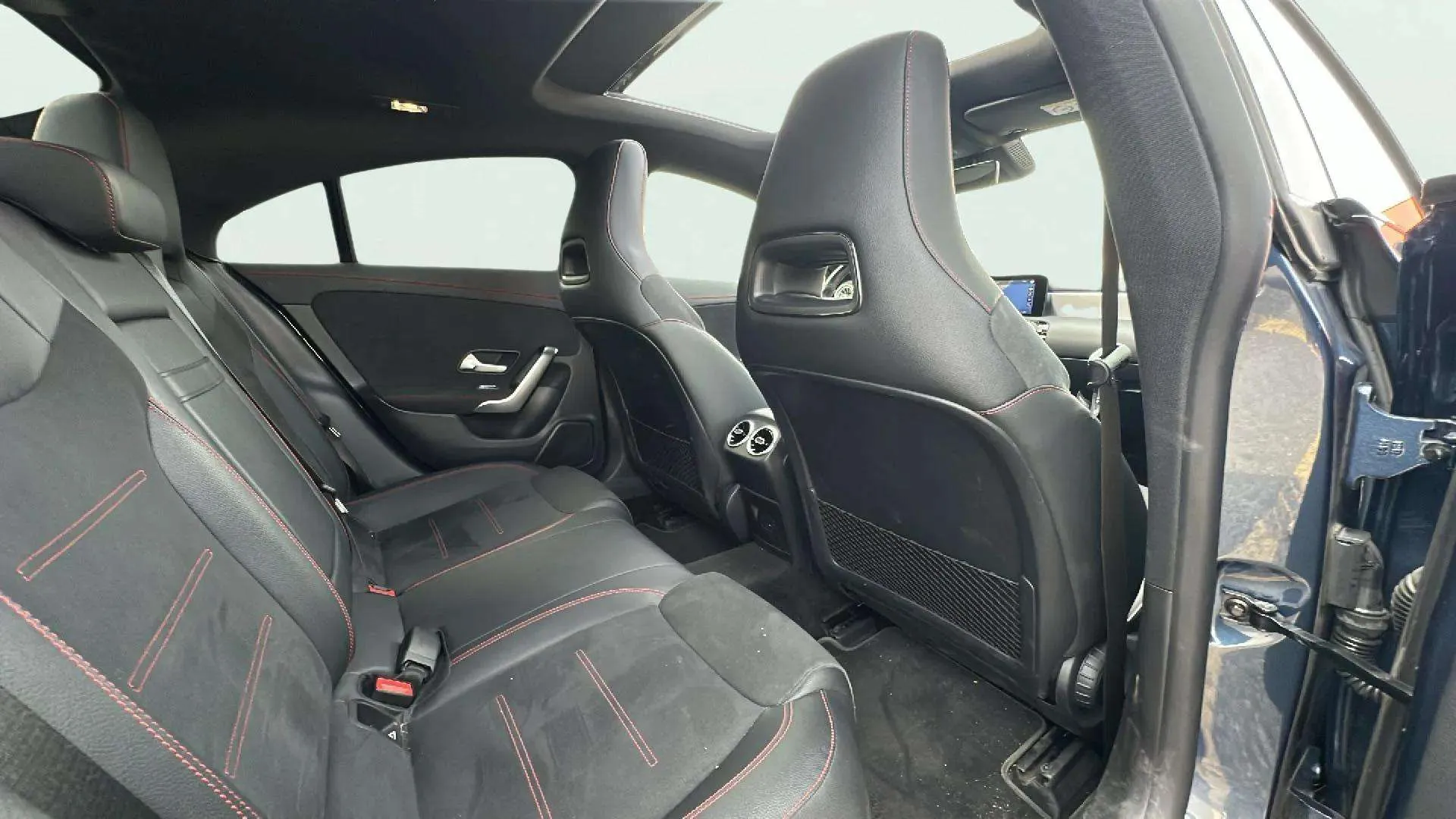 Mercedes-Benz CLA 200 - foto 19