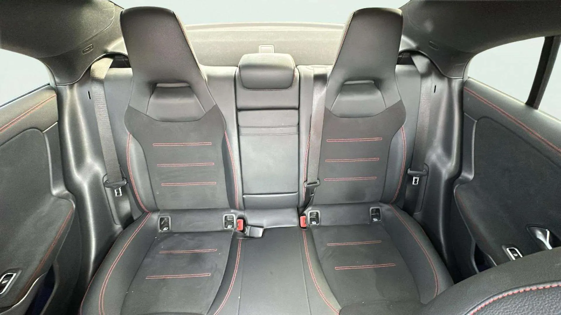Mercedes-Benz CLA 200 - foto 20