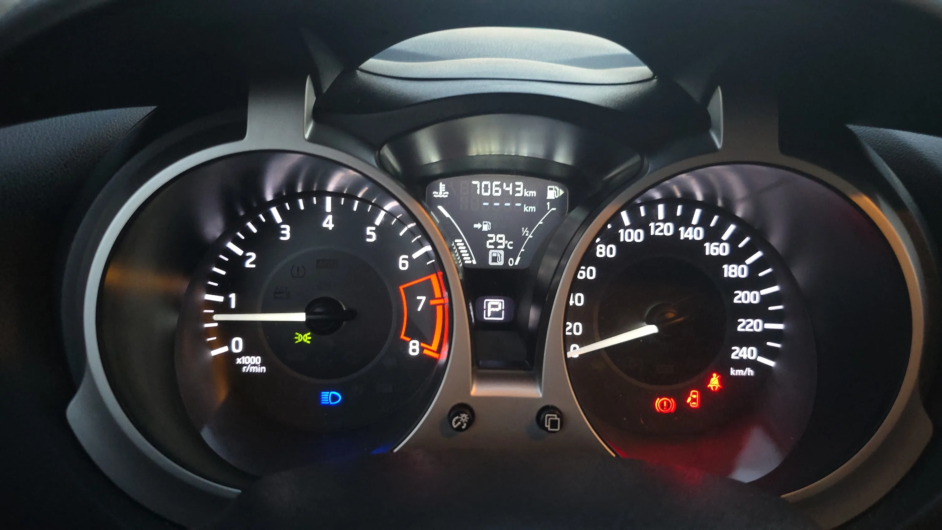 Nissan Juke DIG-T DCT N-Connecta - foto 12