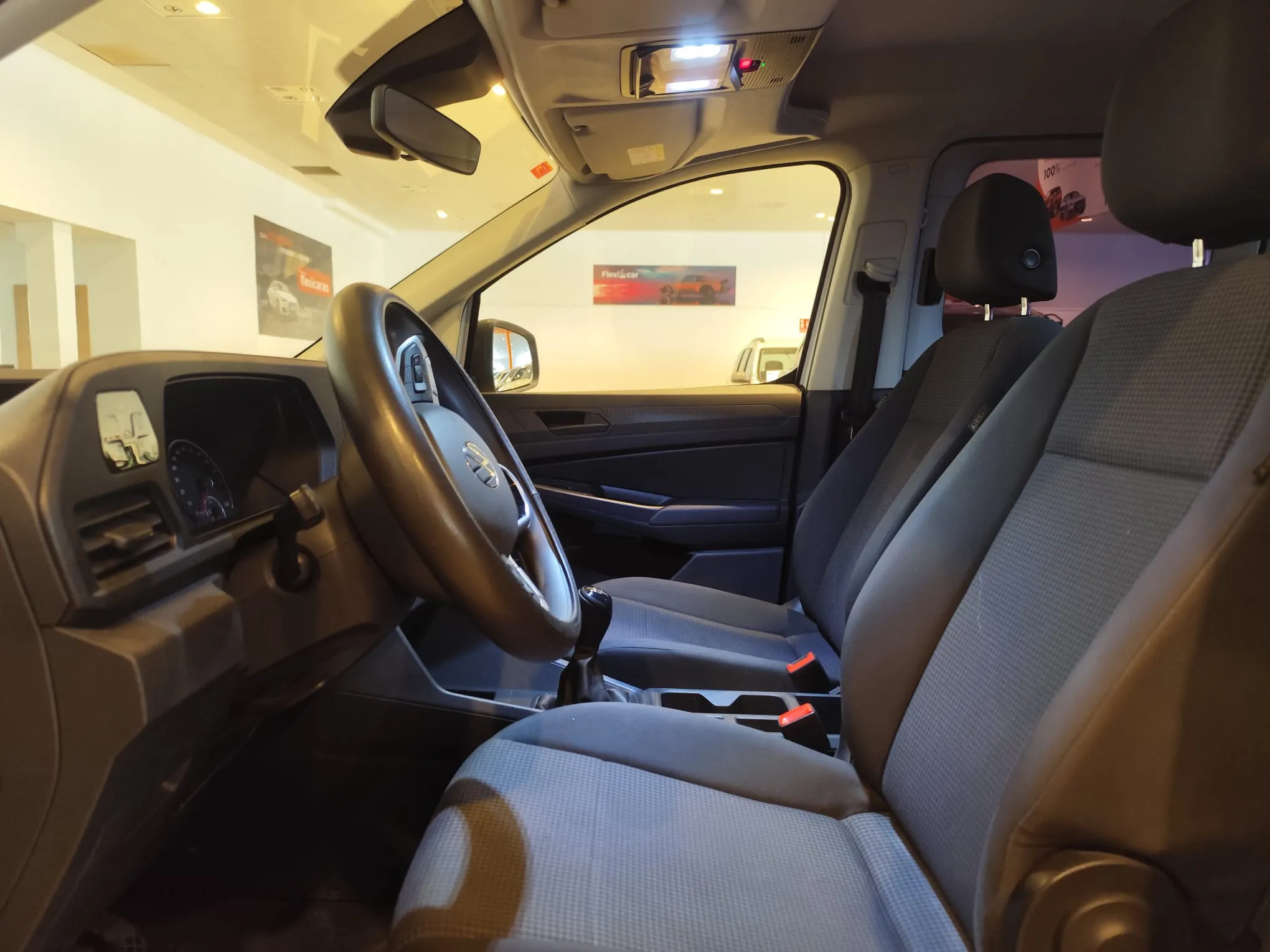 Volkswagen Caddy Beach 2.0 TDI BMT - foto 10