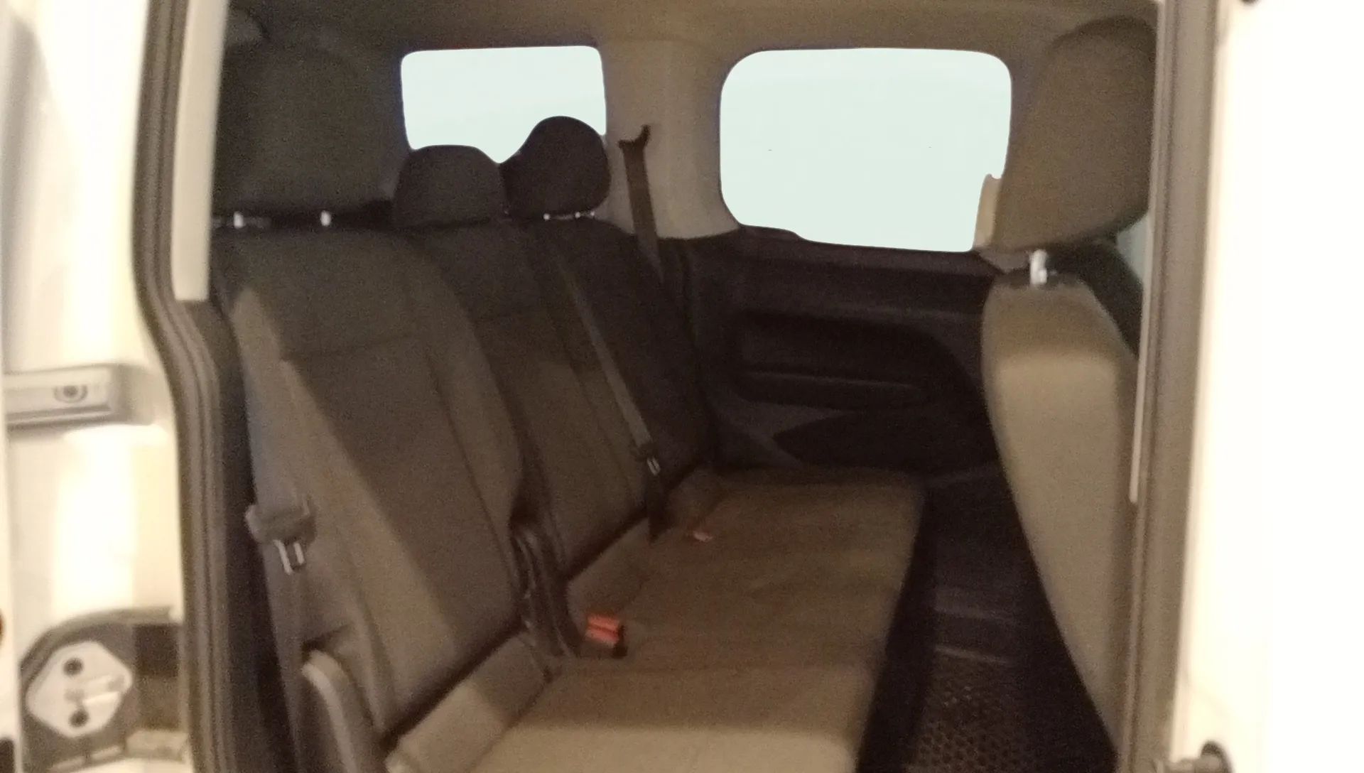 Volkswagen Caddy Beach 2.0 TDI BMT - foto 18
