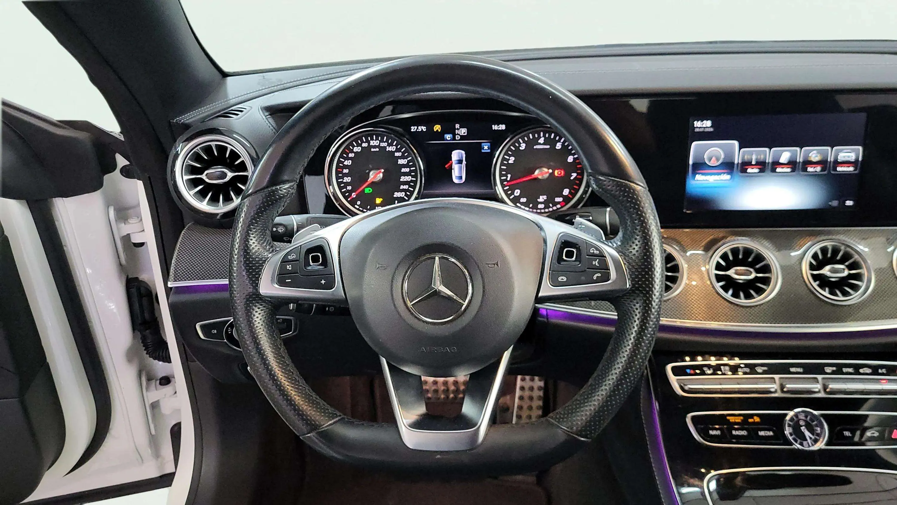 Mercedes-Benz Clase E E 200 Coupe AMG - foto 15