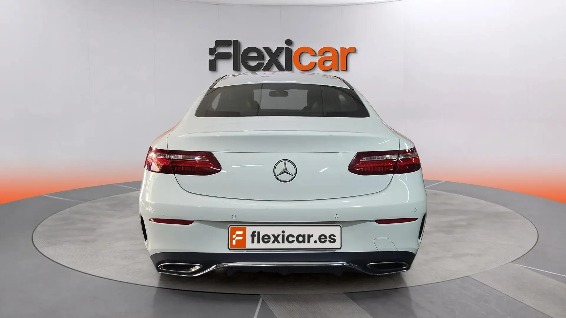 Mercedes-Benz Clase E E 200 Coupe AMG - foto 4